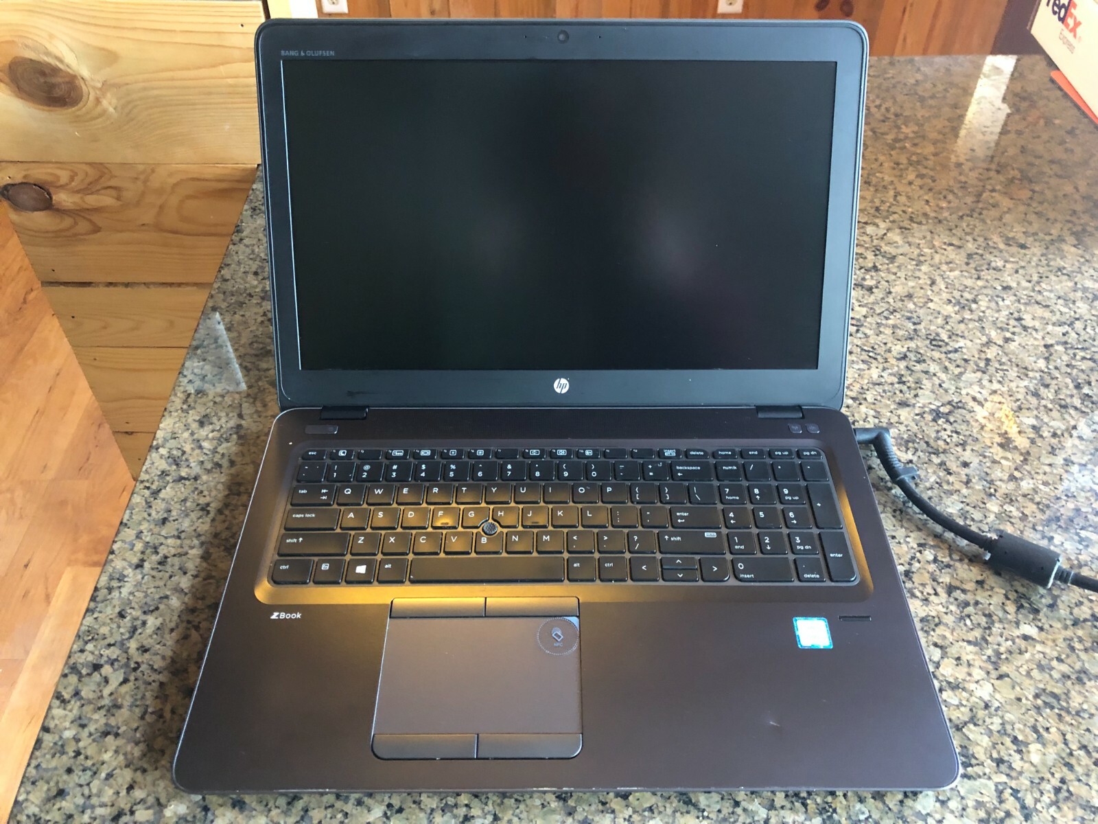 Hp ZBook 15u G3 8GB RAM 500GB M2 SSD Windows 10 Pro Core i5-6200u