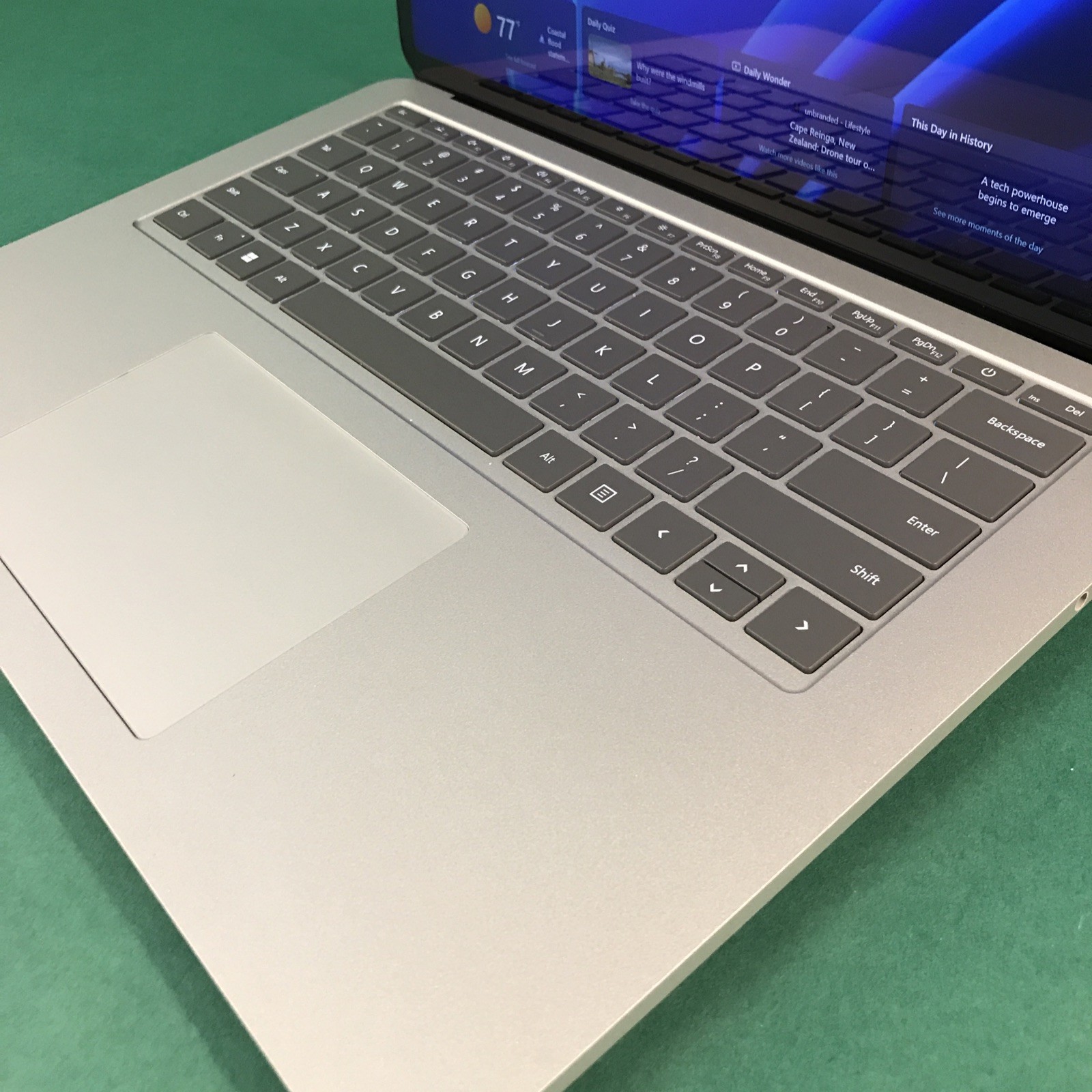 Microsoft Surface Laptop Studio 1964 i7-11370H 32GB RAM 2TB NVME RTX 3050 W11Pro