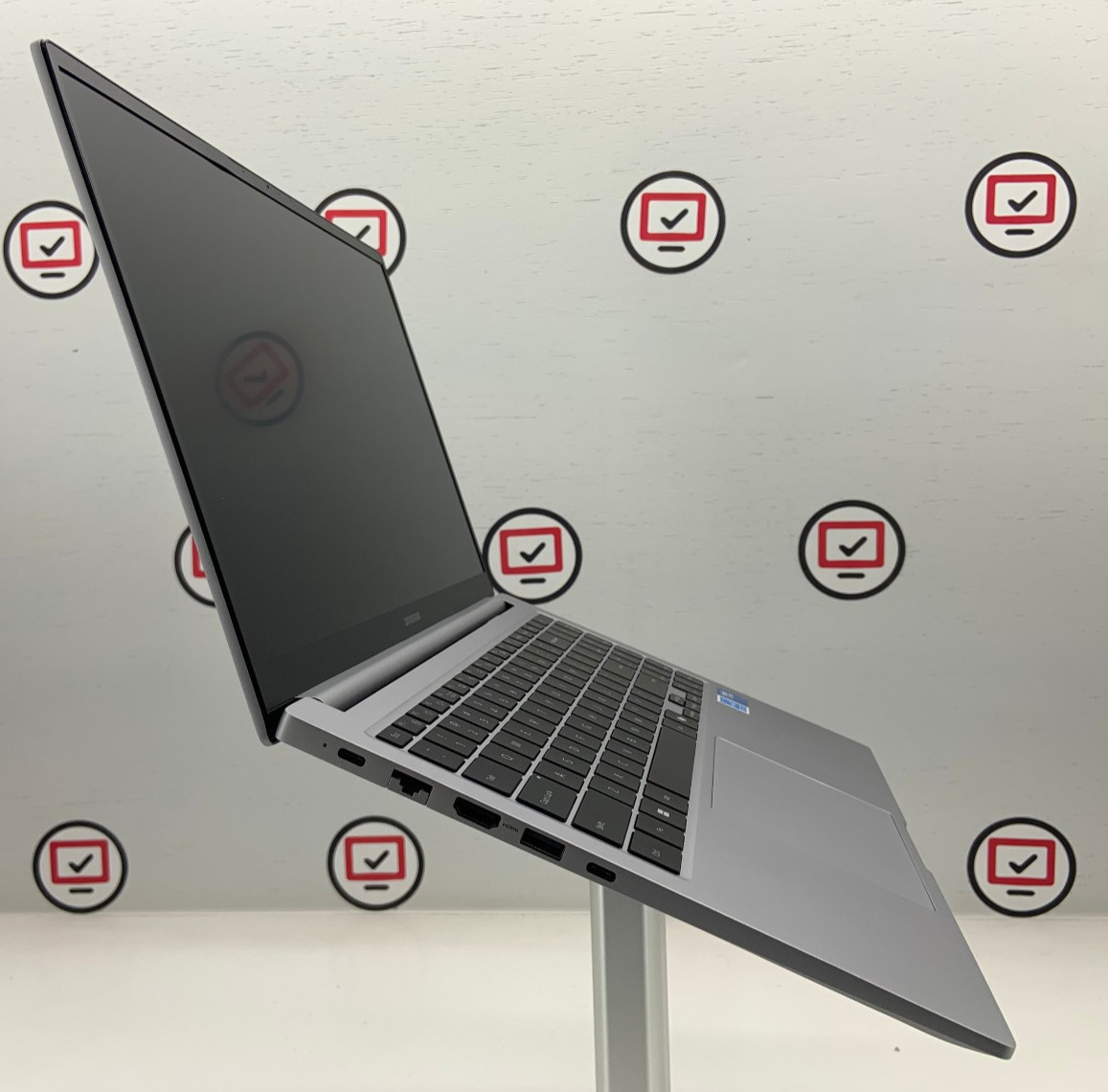 Samsung Galaxy Book4 15.6″ FHD Intel Core 7, 16GB, 512GB SSD, Win11