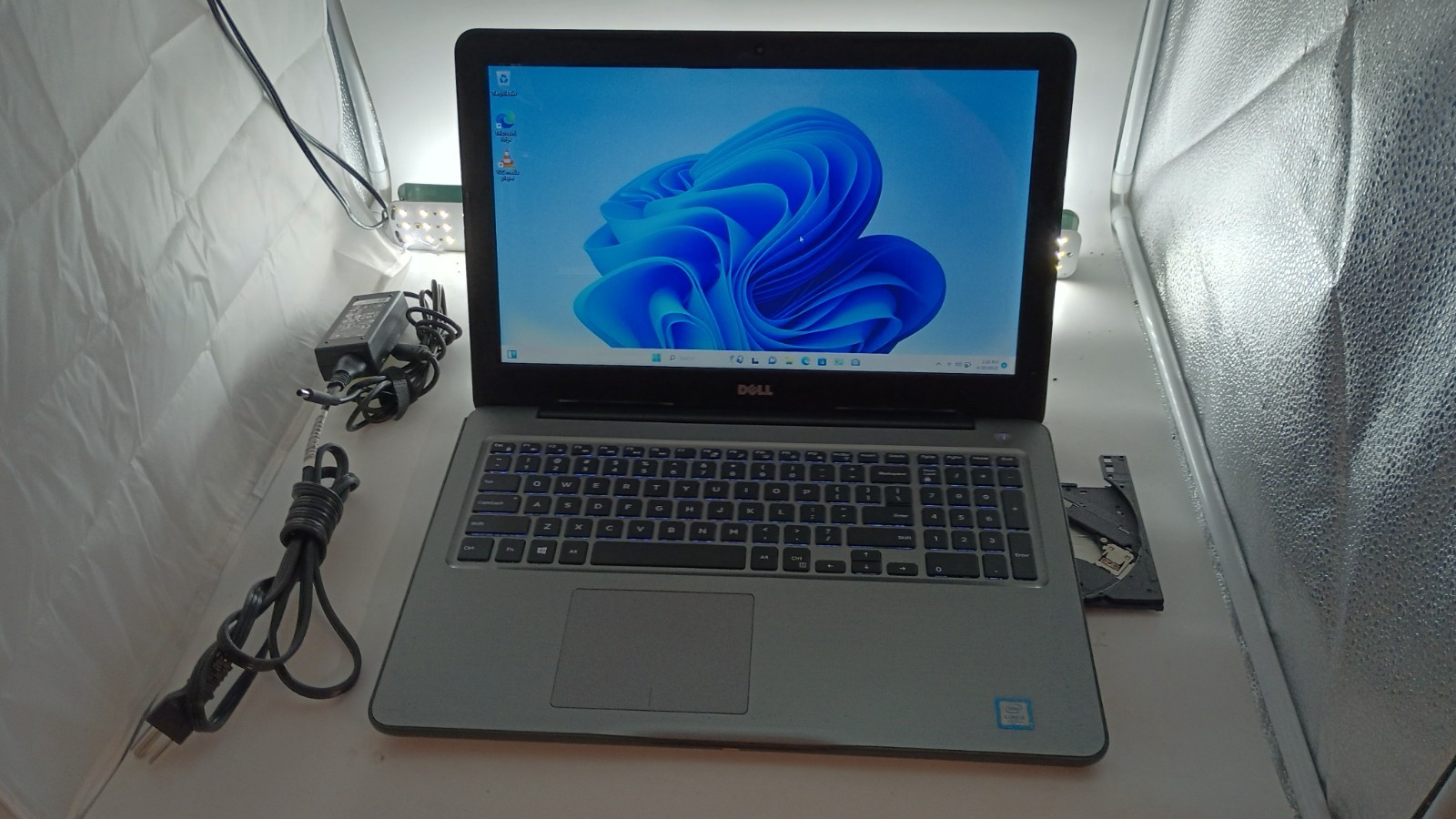 9292 Inspiron5567 w/charger.i5-7200U.8GB.160GB SSD.Optical.15.6″.W11 Home.Read!!