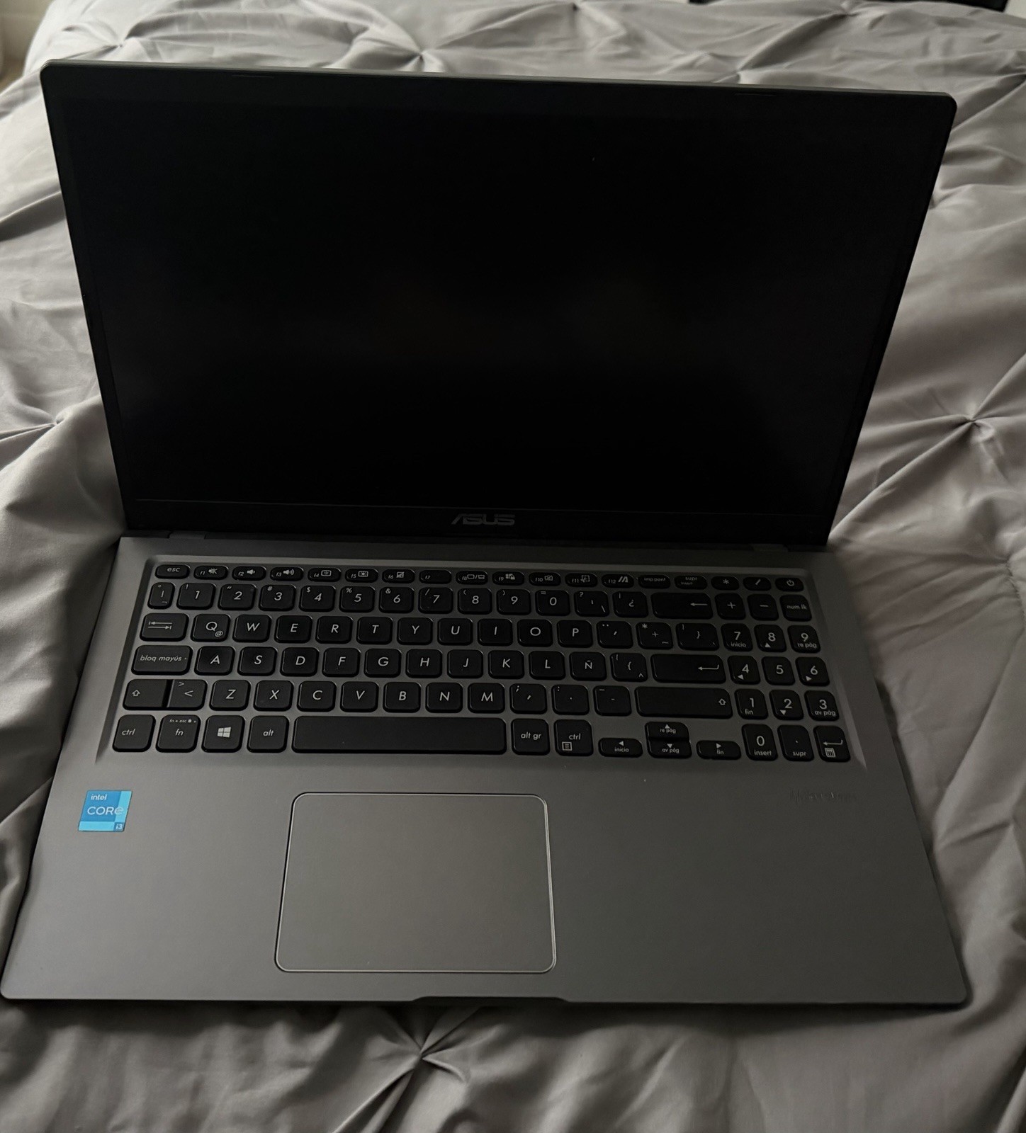 ASUS VivoBook 15 15.6″ (1TB HDD + 256GB SSD, Intel Core i7-1065G7, 1.30GHz, 8GB