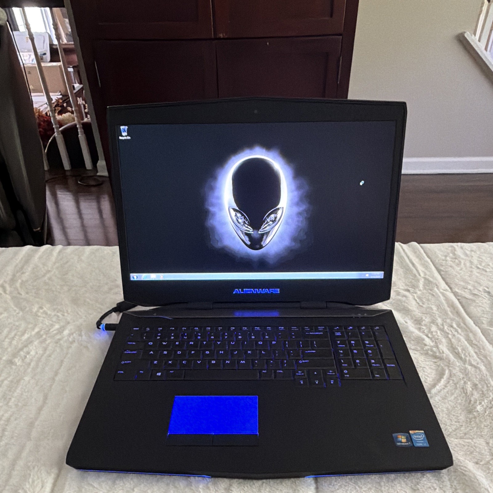 Alienware 17 R1 Gaming Laptop Intel Core i7-4700MQ 16GB RAM Windows 7 – READ