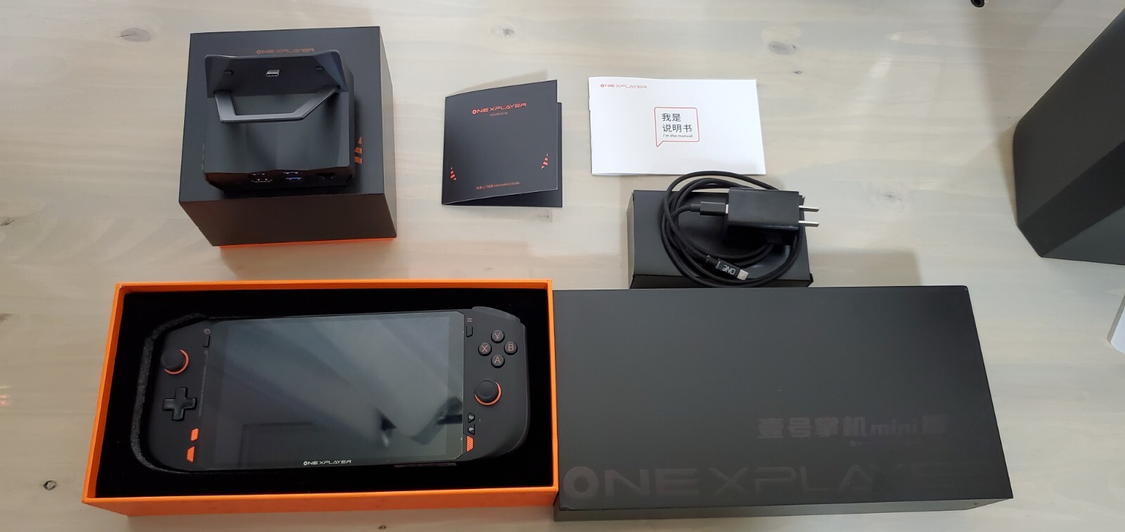 ONEXPLAYER MINI – AMD Ryzen 6800U (1920*1200) – 32GB +2TB