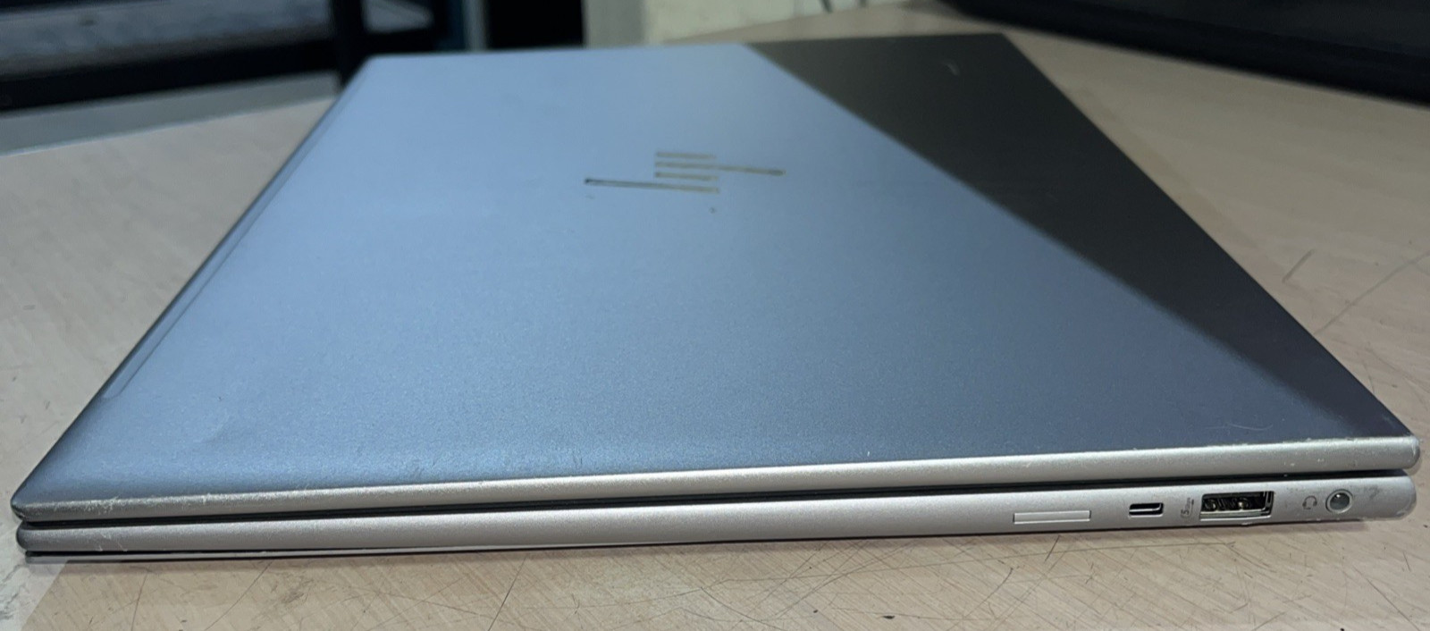 HP ZBOOK FIREFLY G11 INTEL ULTRA 7 165U 16GB RAM NO HD