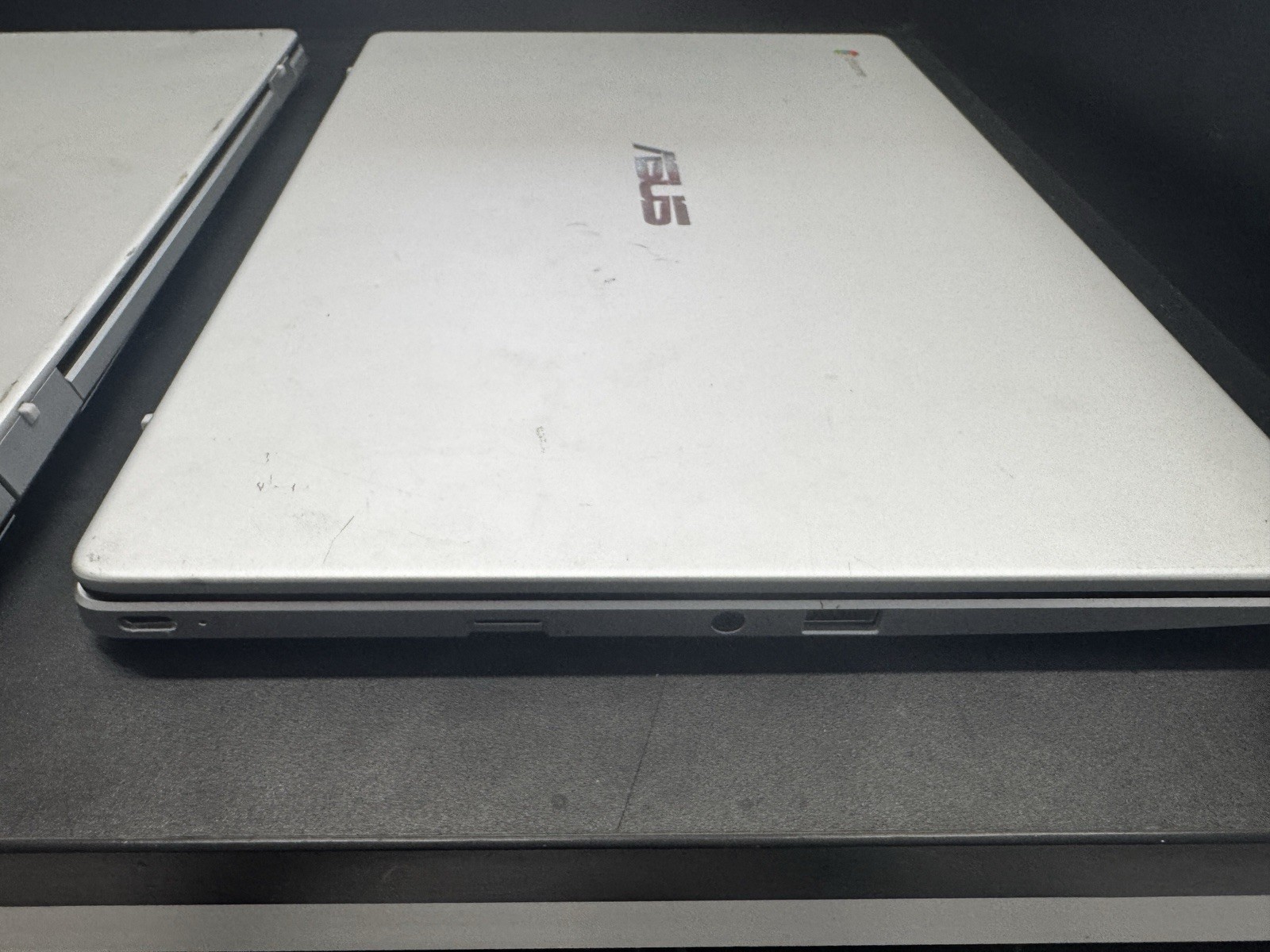 Asus Chromebook C423NA ( C423na-wb04 ) NO POWER x2