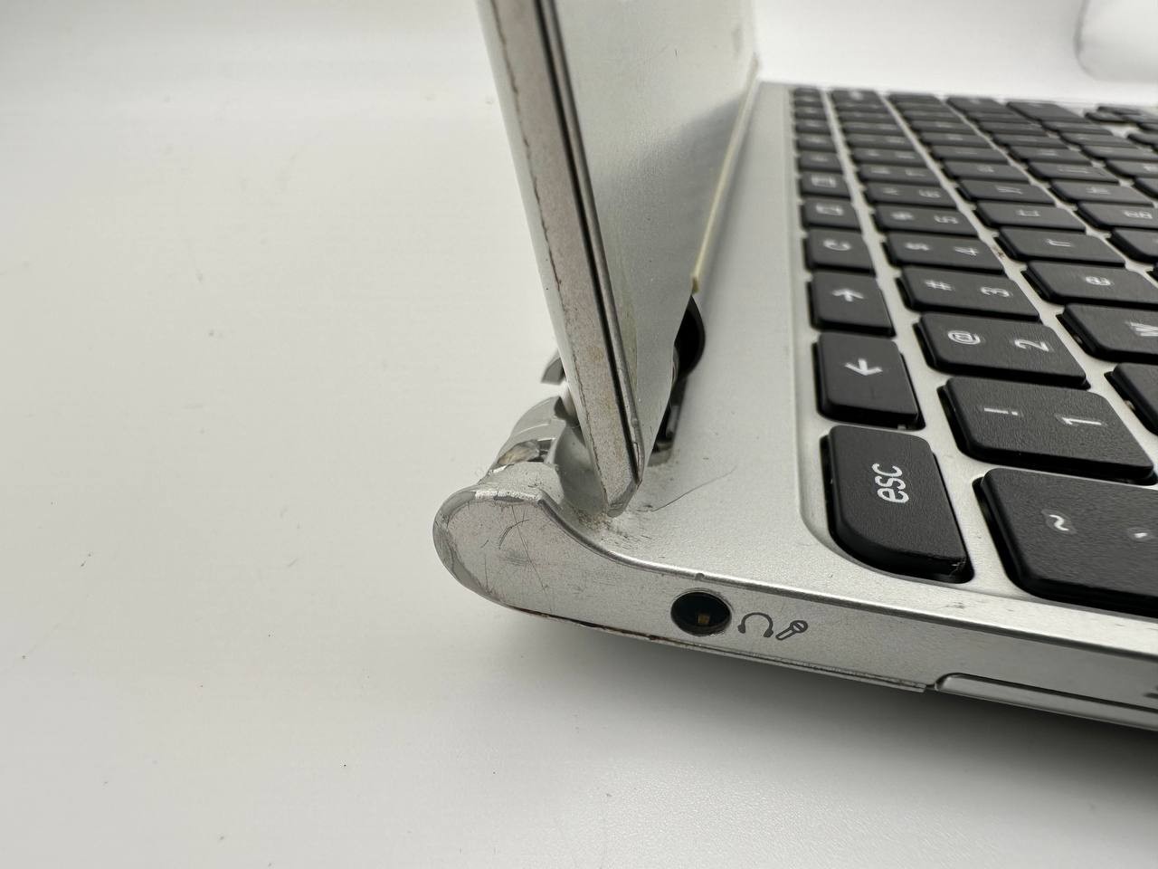 Samsung Chromebook XE303C12 11.6″ Laptop For Parts Repair 035-2