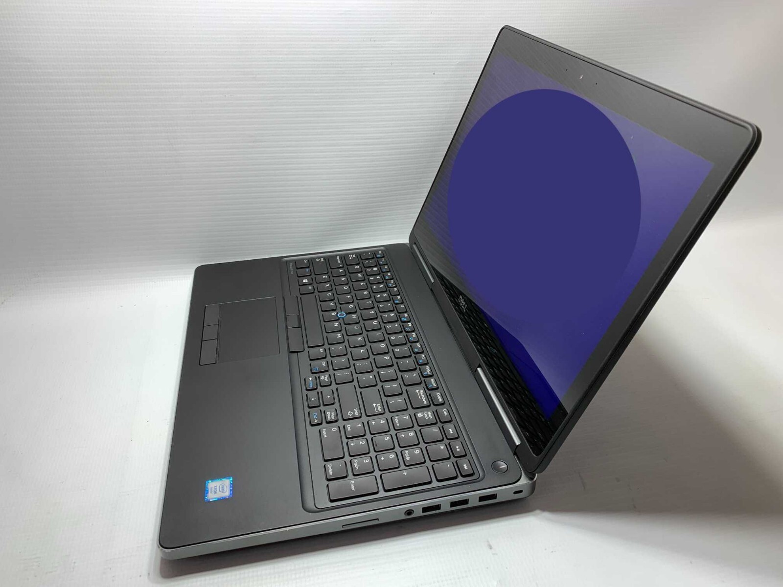 Dell Precision 7520 XEON 3.8 & 4.2 GHz 16GB, 256GB SSD + 1TB HDD 15.6″ WIN10PRO