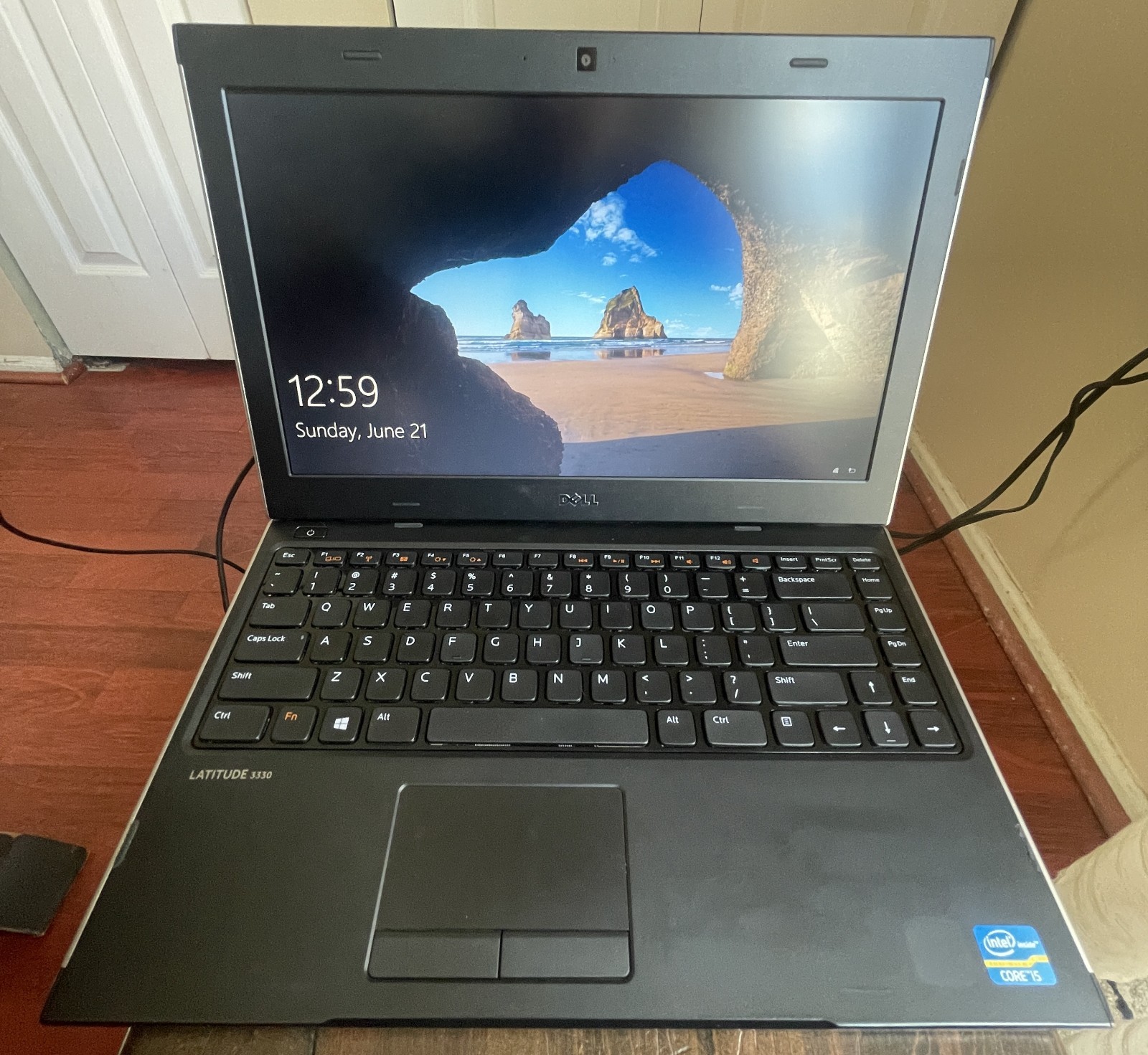 Dell Latitude 3330 Intel i5@3337 1.8ghz 8GB 256gb and 240GB SSD Windows 10 Pro