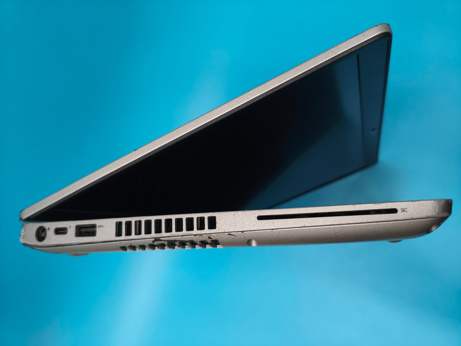 Dell Latitude 5411 14″ FHD Core i5-10300H 2.50GHz 8GB 256GB M.2 SSD Win 11 #35