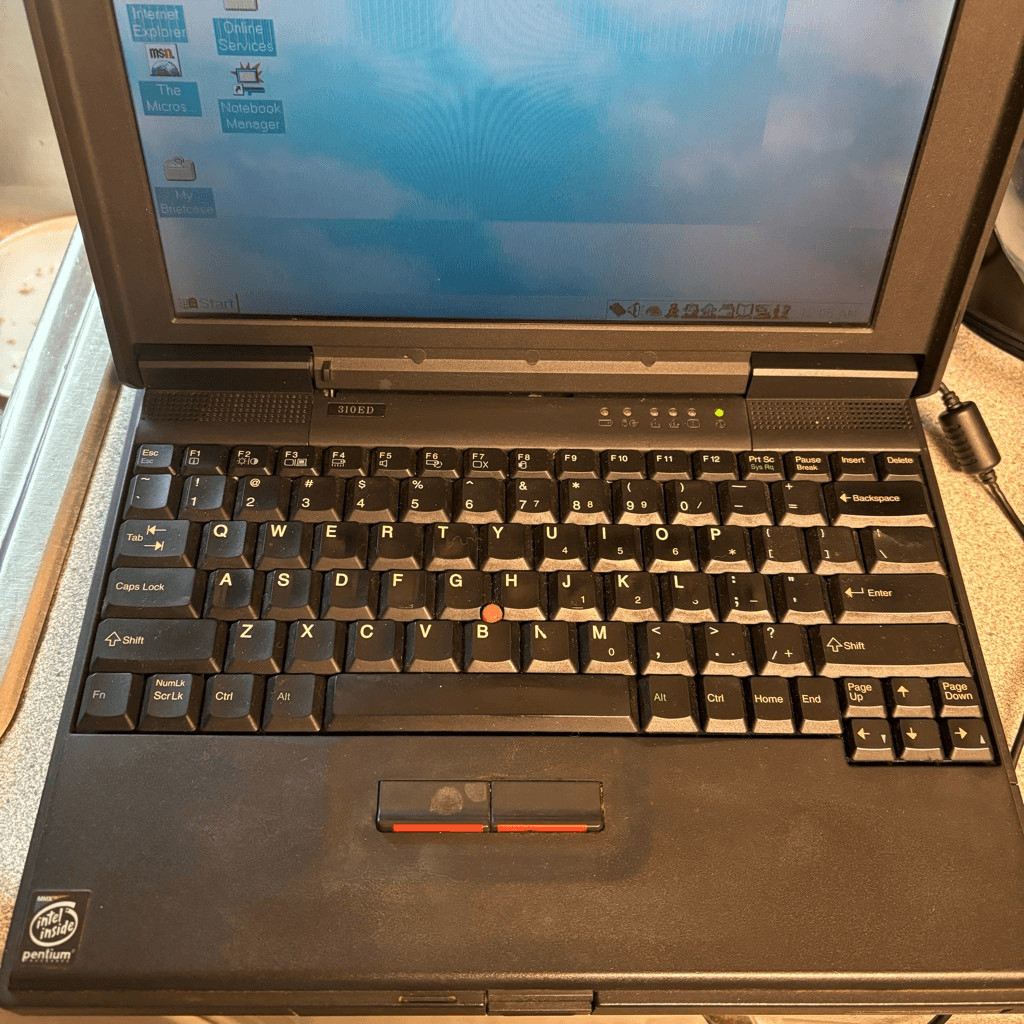 IBM 310ED ThinkPad Laptop Computer With Disks And Accessories *Works, Read*