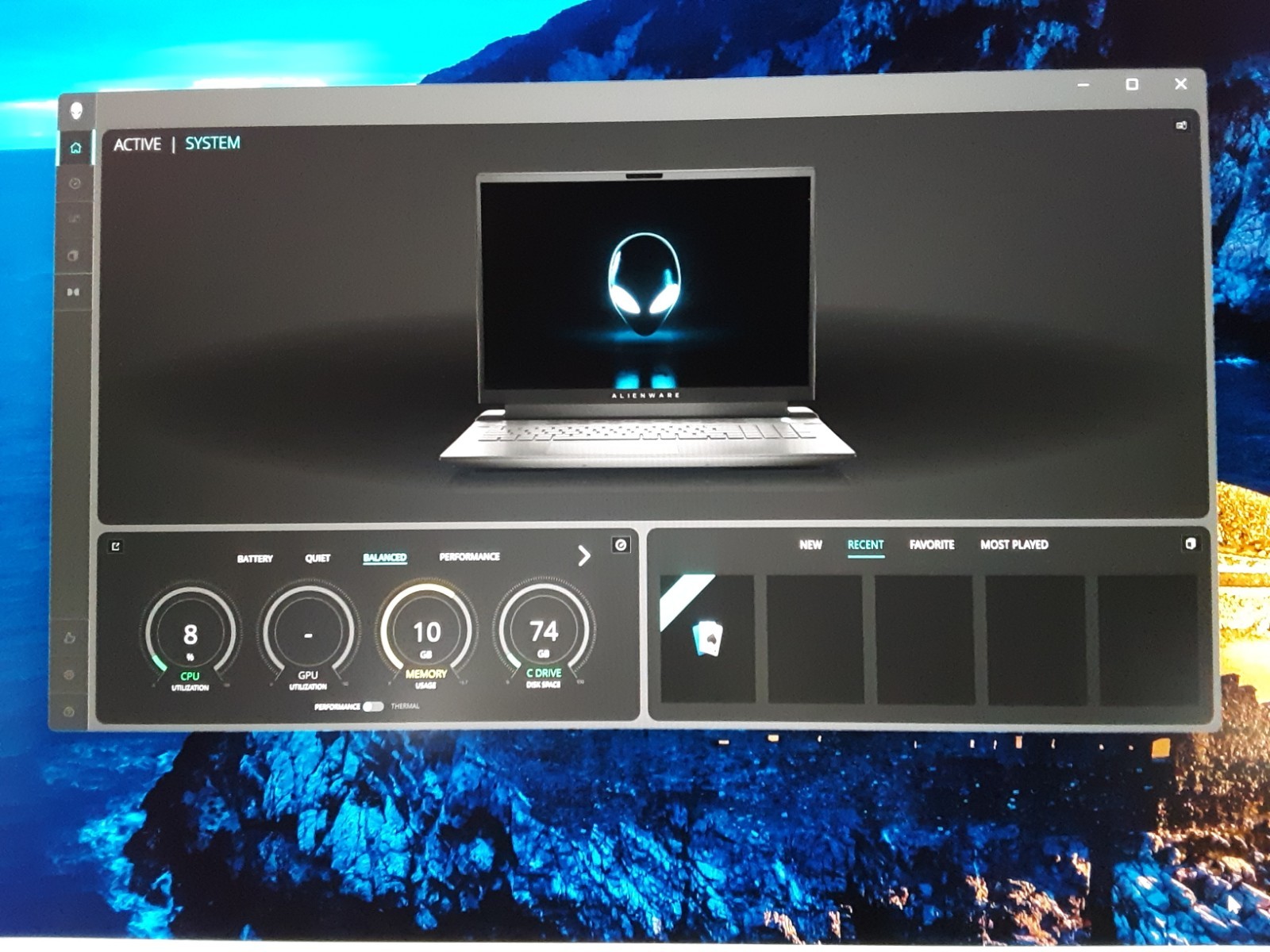 Alienware M18 R2 Gaming Laptop RTX 4070 / i7-14700HX/1TB SSD/16GB RAM