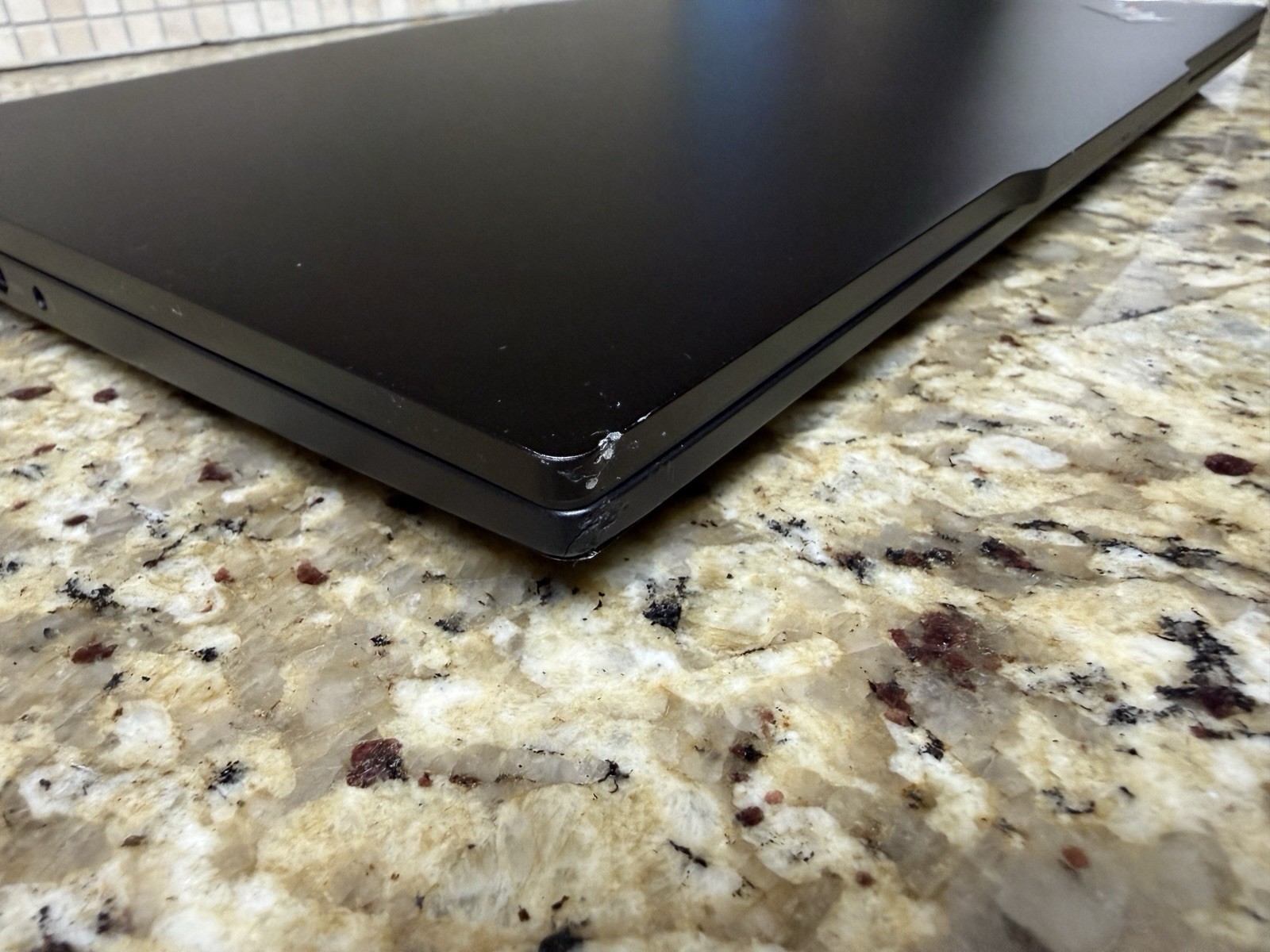 Lenovo ThinkPad E14 Gen 5 14″ AMD Ryzen 5 7530U 8GB RAM 256GB SSD Windows 10
