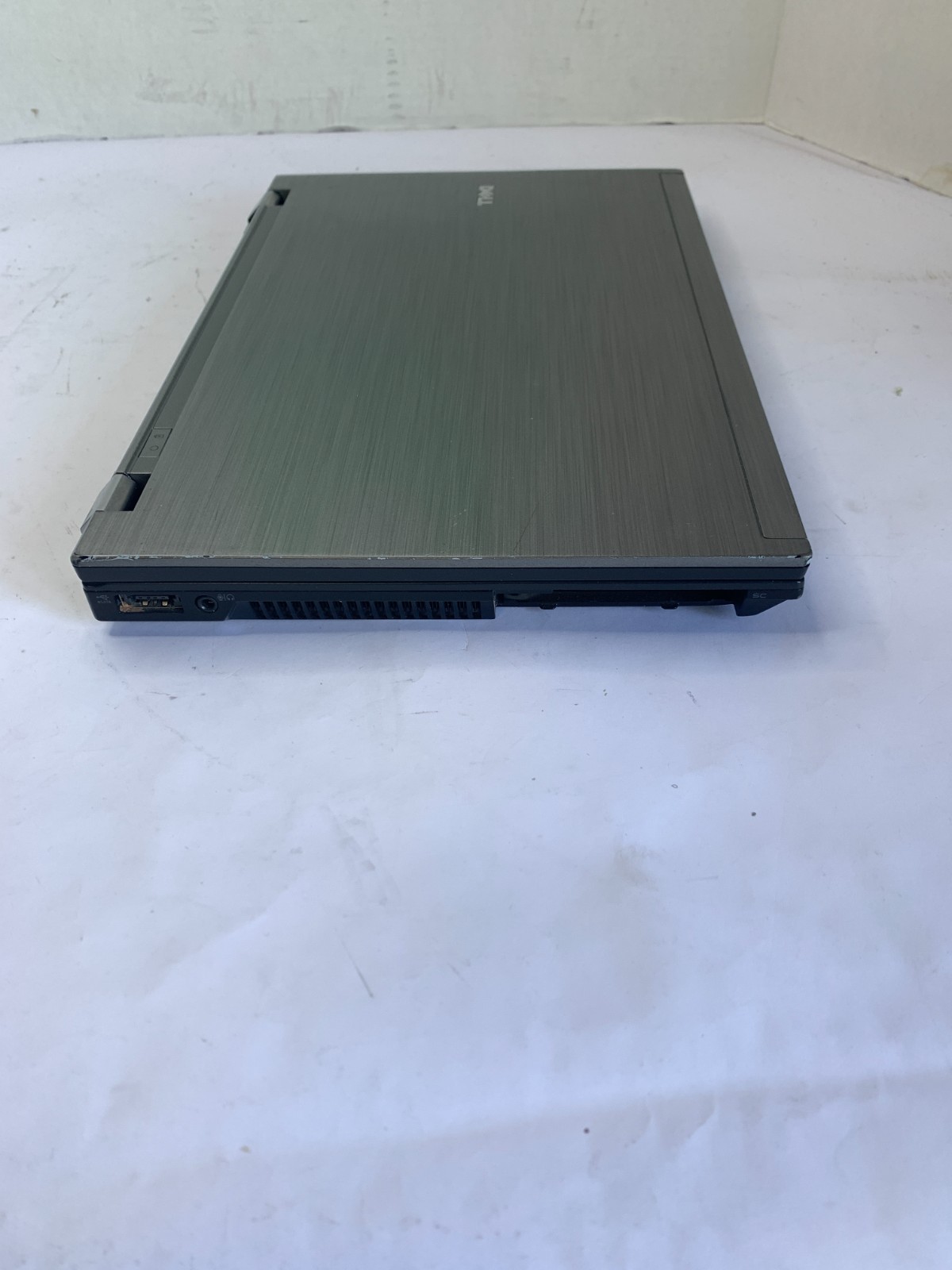 Dell Latitude E4310 – i5 m560 – 8Gb DDR3 – NO HDD/NO SSD – DEAD BATT – Read