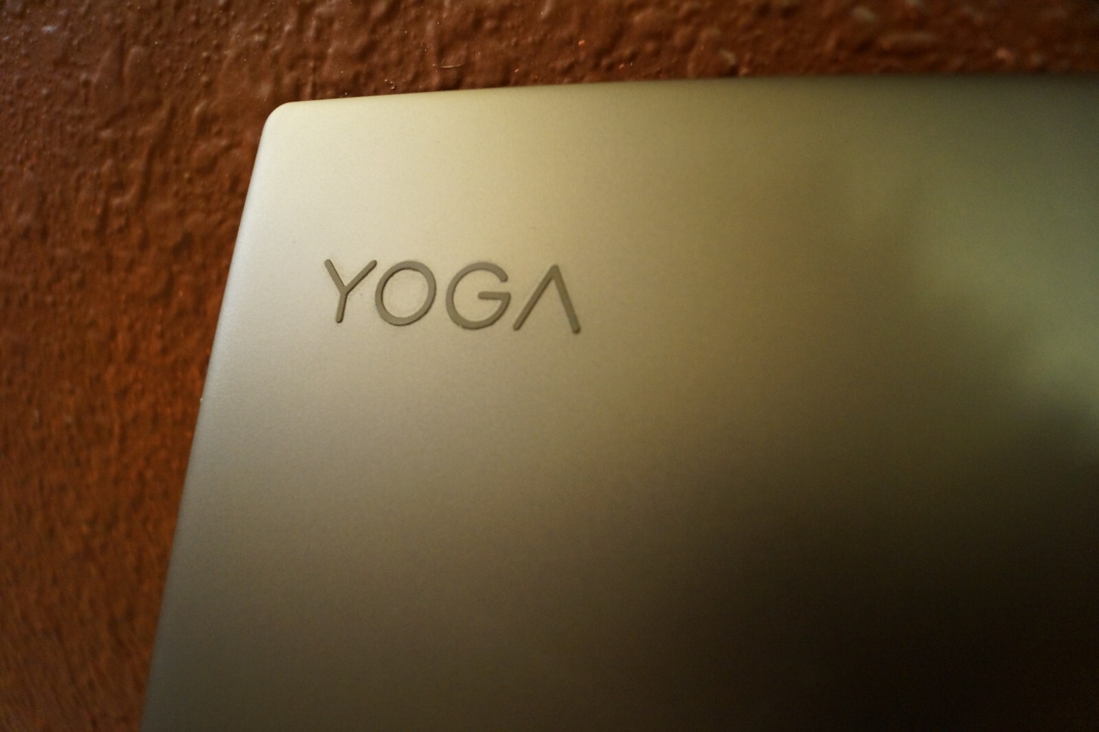 Lenovo Yoga 920 13.9″ Touchscreen Laptop (256GB, i7-8550U, 1.80GHz, 8GB)