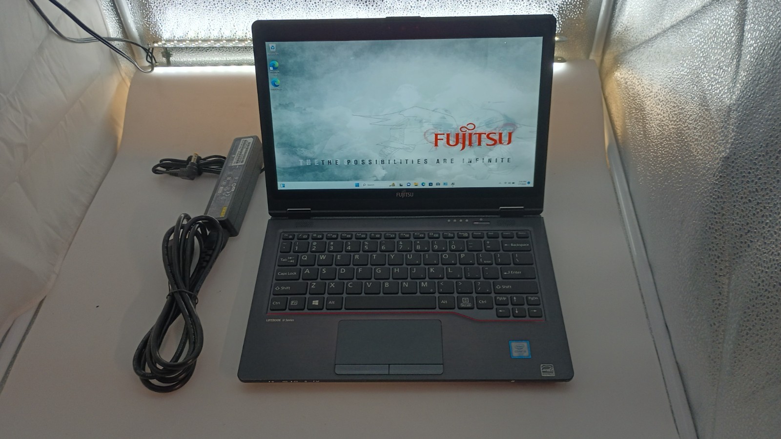 171 LifeBook U727w/Charger!i5-6200U.8GB.128GB M.2.12.5″FHD Touch.W11.Slim&Nice!