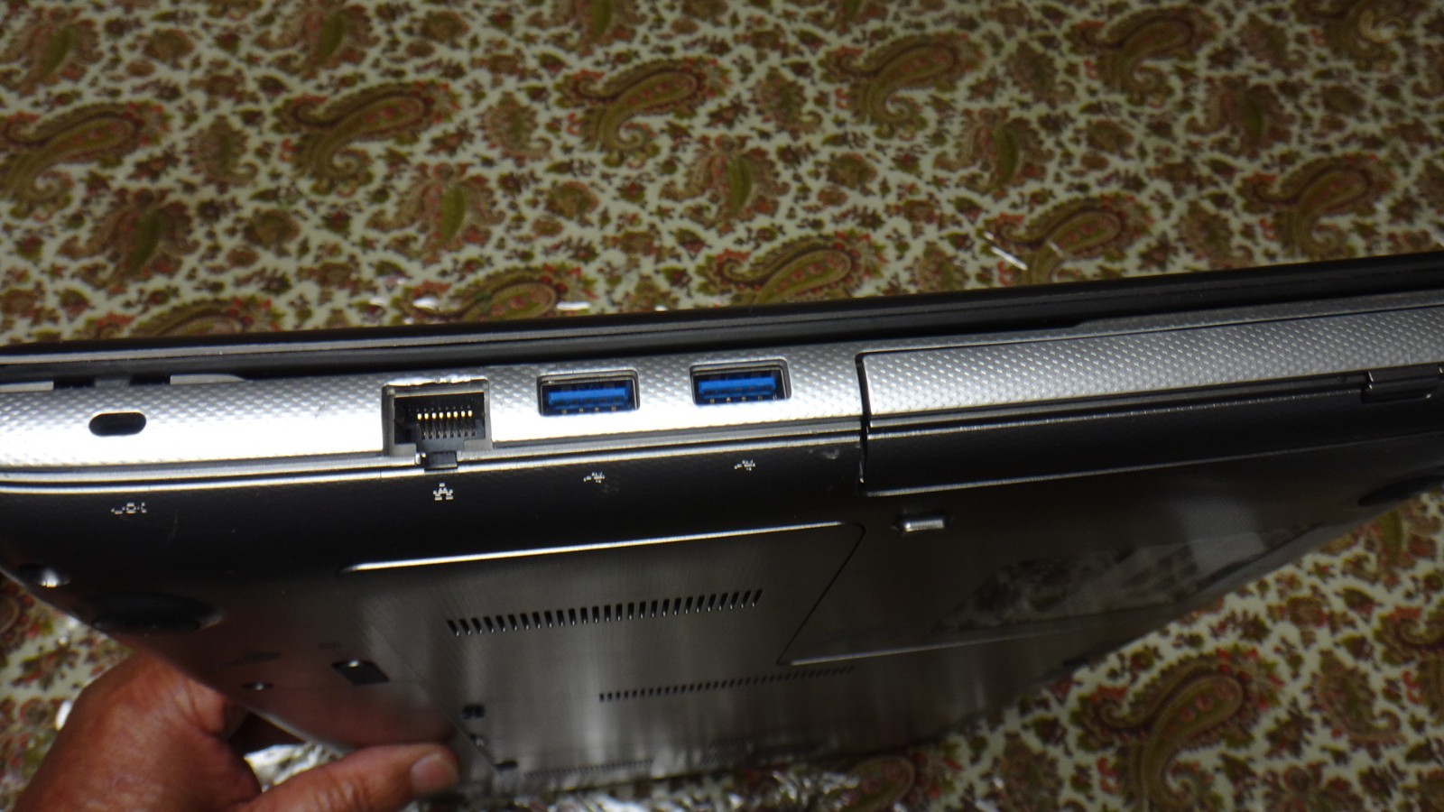 (450)Toshiba satellite P875-S7102, 17.3″, 16GB, 1TB, windows10, good laptop
