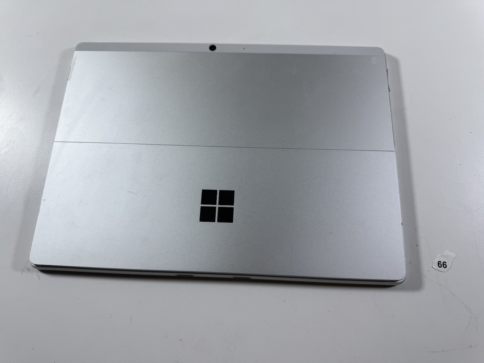 Microsoft Surface Pro 8 (1982) i5-1145G7 – 16GB RAM – 256GB 120Hz – Win 11 Pro