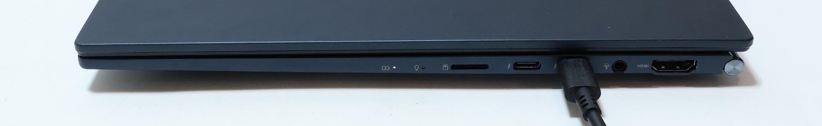 ASUS ZenBook Q409ZA Core i5-1240P 1.7GHz 8GB 256GB 14″ READ LISTING