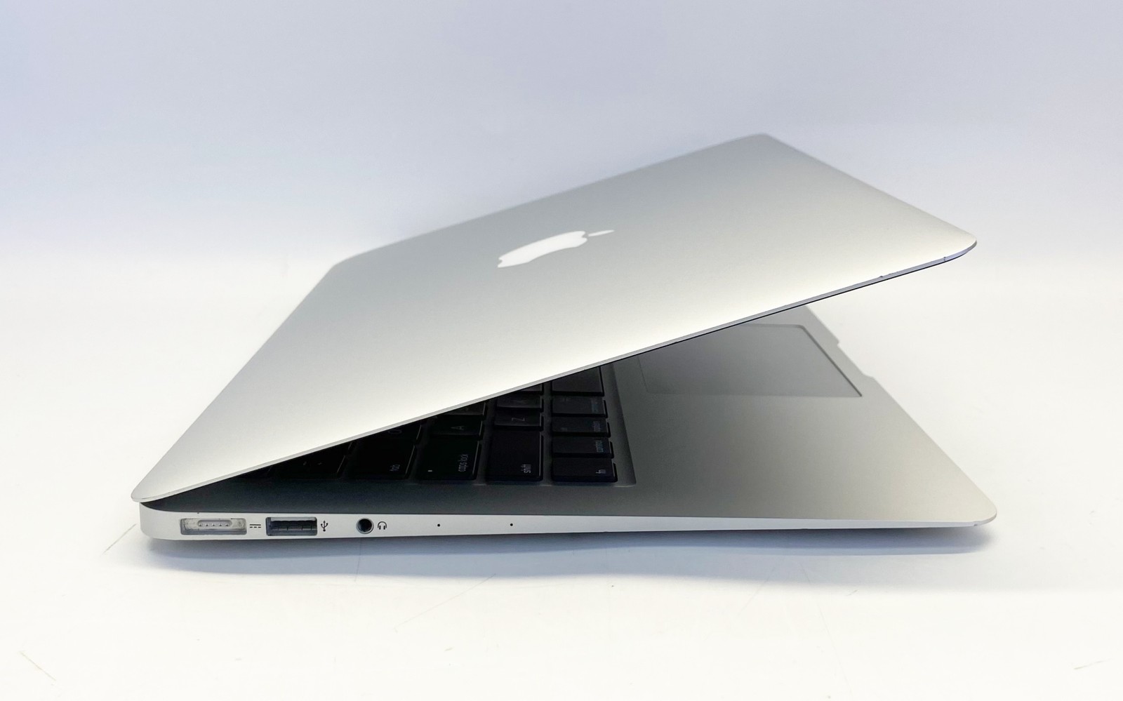 Apple MacBook Air 13″ Early-2015 Core i5-5250U 1.6GHz 8GB RAM 128GB SSD A1466…