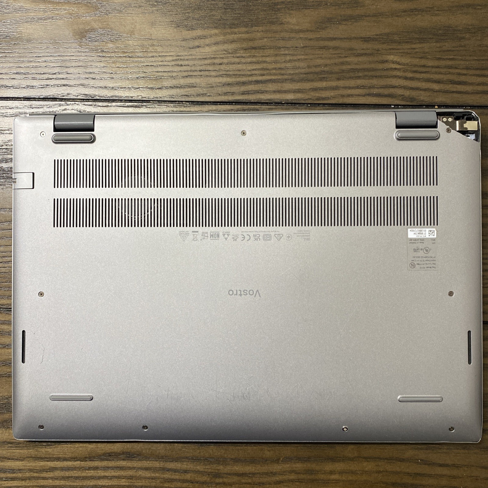 Dell Vostro 16 5630 | i7-1360P 16GB RAM 256GB FHD+ Backlit KB COSMETIC ISSUES