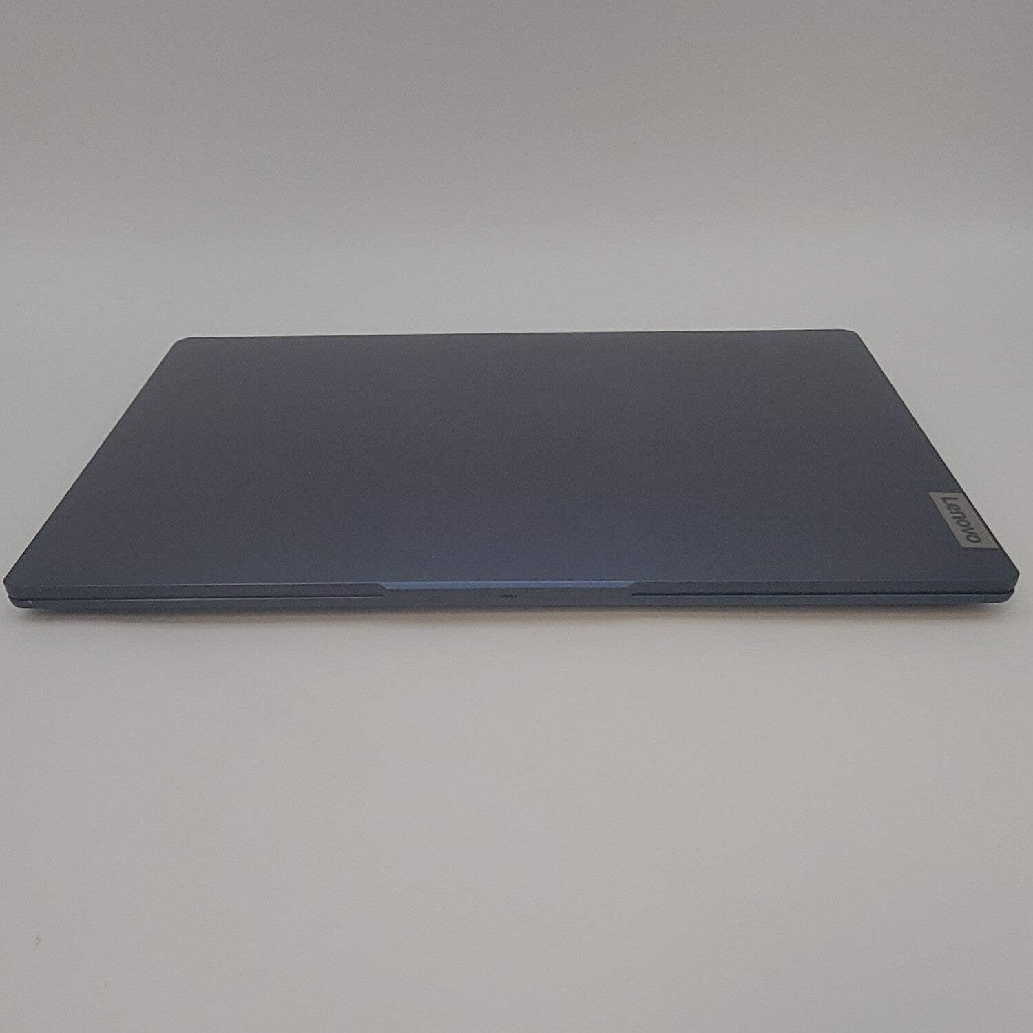 Lenovo IdeaPad Slim 3 15AMN8 15.6″ Ryzen 5 7520U 2.8GHz 8GB RAM 512GB SSD