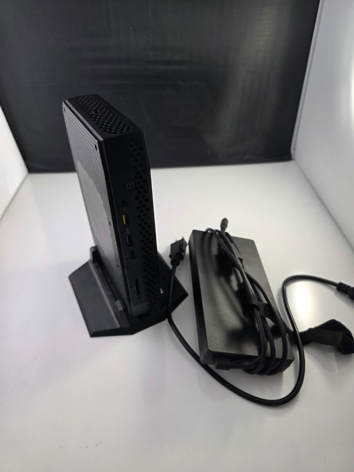 Intel NUC 11 Enthusiast Mini PC Kit (NUC11PHKi7C)w/ RTX 2060-6GB Graphics Memory
