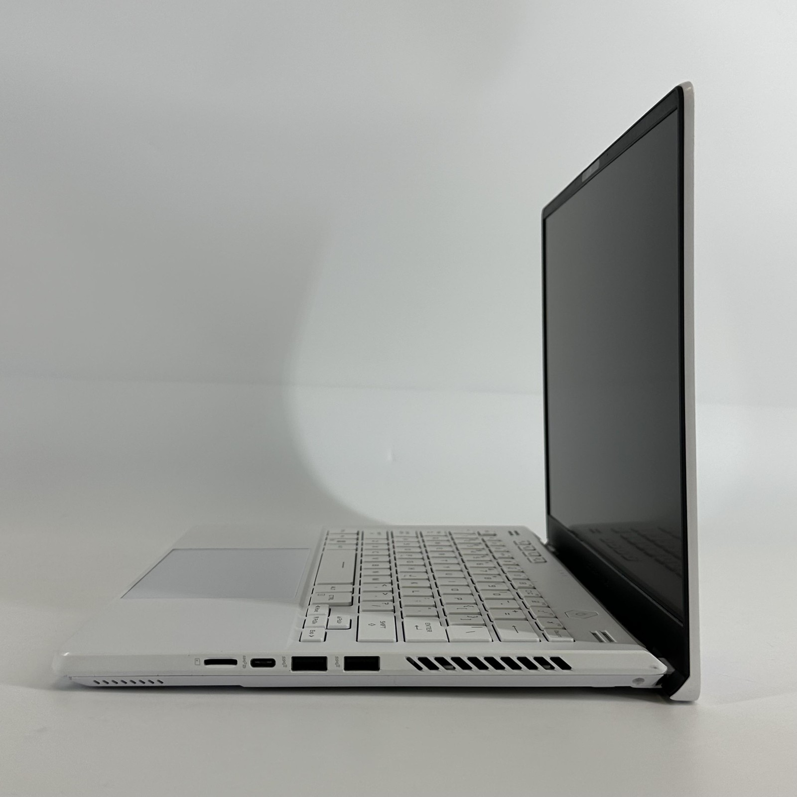 Asus ROG Zephyrus G14 GA402 14 QHD+ Ryzen 9 6900HS 16GB 1TB RX 6700S FRAME SPLIT