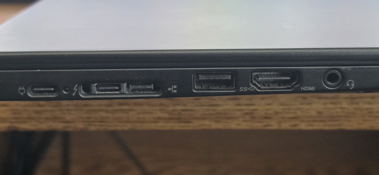 Lenovo ThinkPad x390 13.3″ Laptop i7-8365U 16GB RAM 512GB M.2 SSD Touchscreen