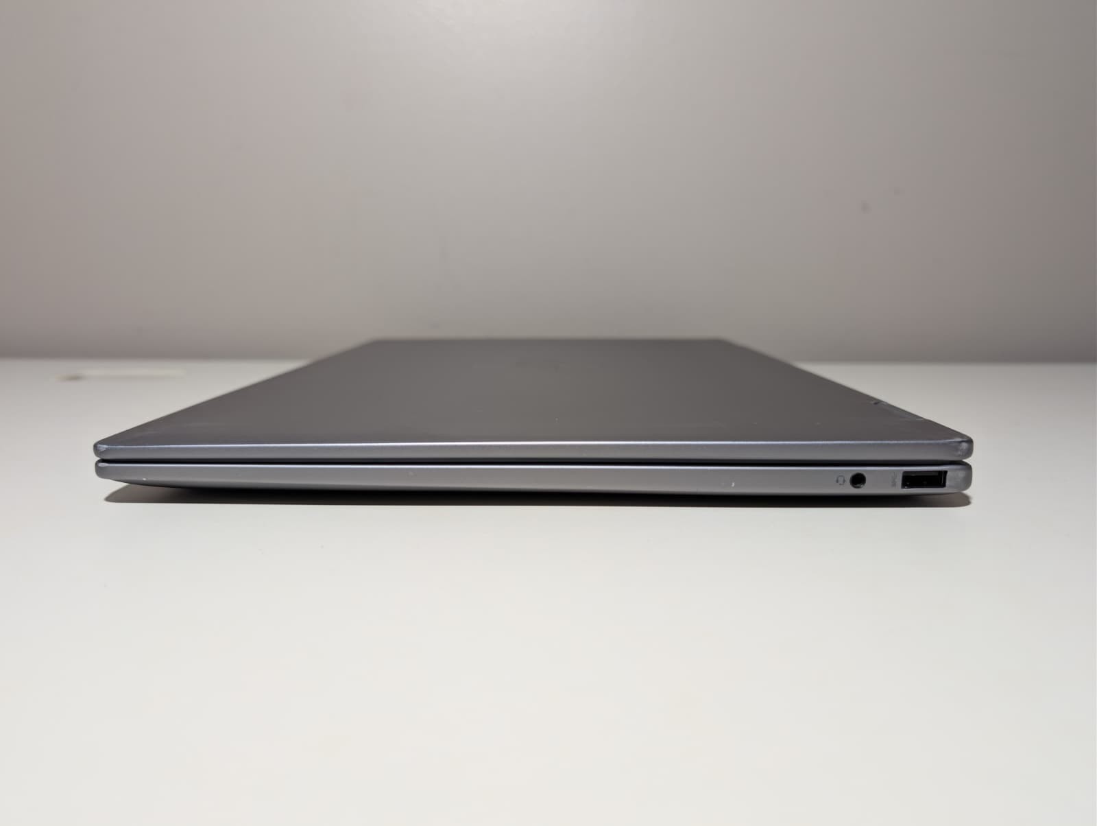 HP Envy X360 2-in-1 16-ad W/ Dock | Ryzen 7 8840HS 16GB RAM 512GB SSD | FHD+