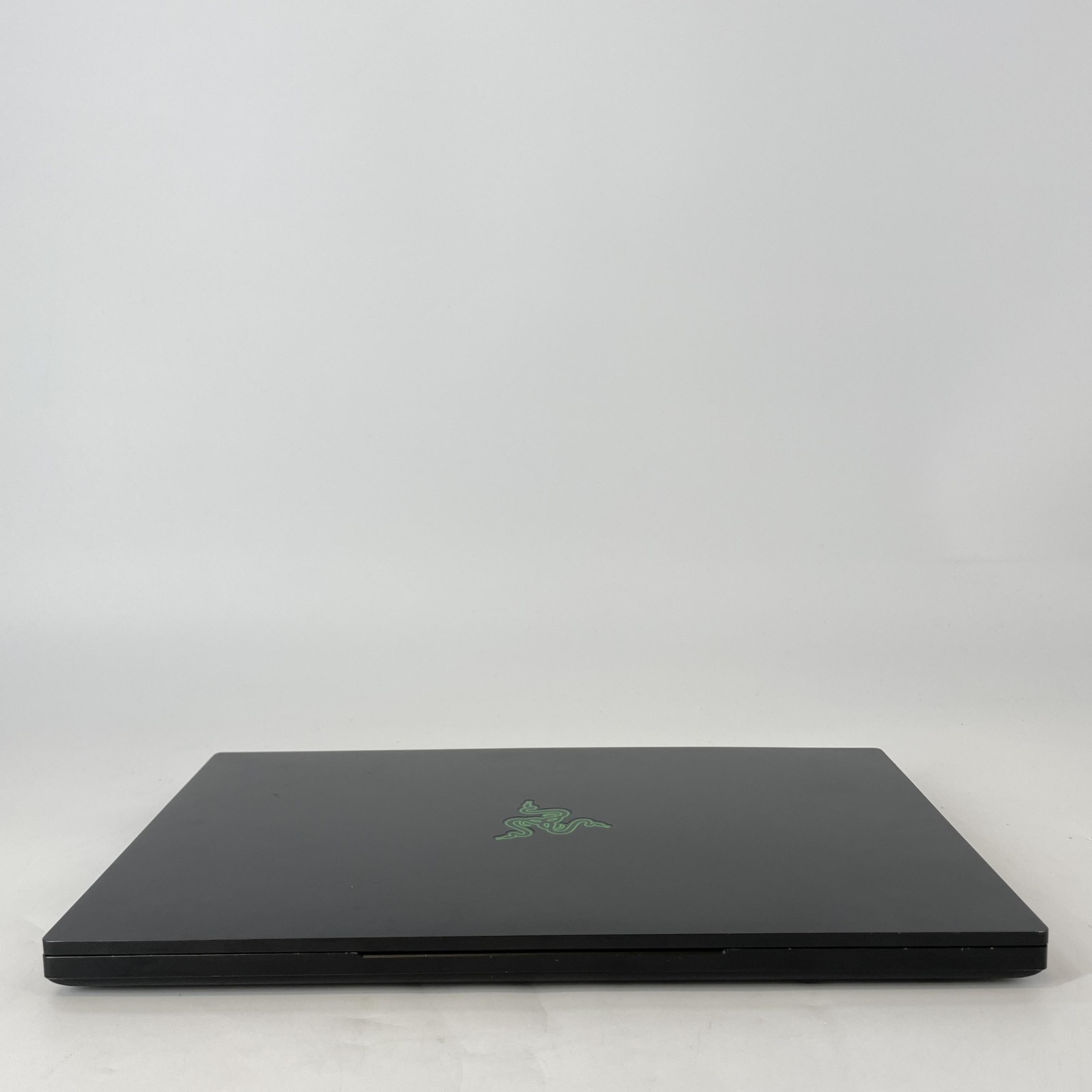 Razer Blade 15 Base 120Hz FHD i7-10750H 2.60GHz 16GB 256GB SSD GTX 1660 Ti Good