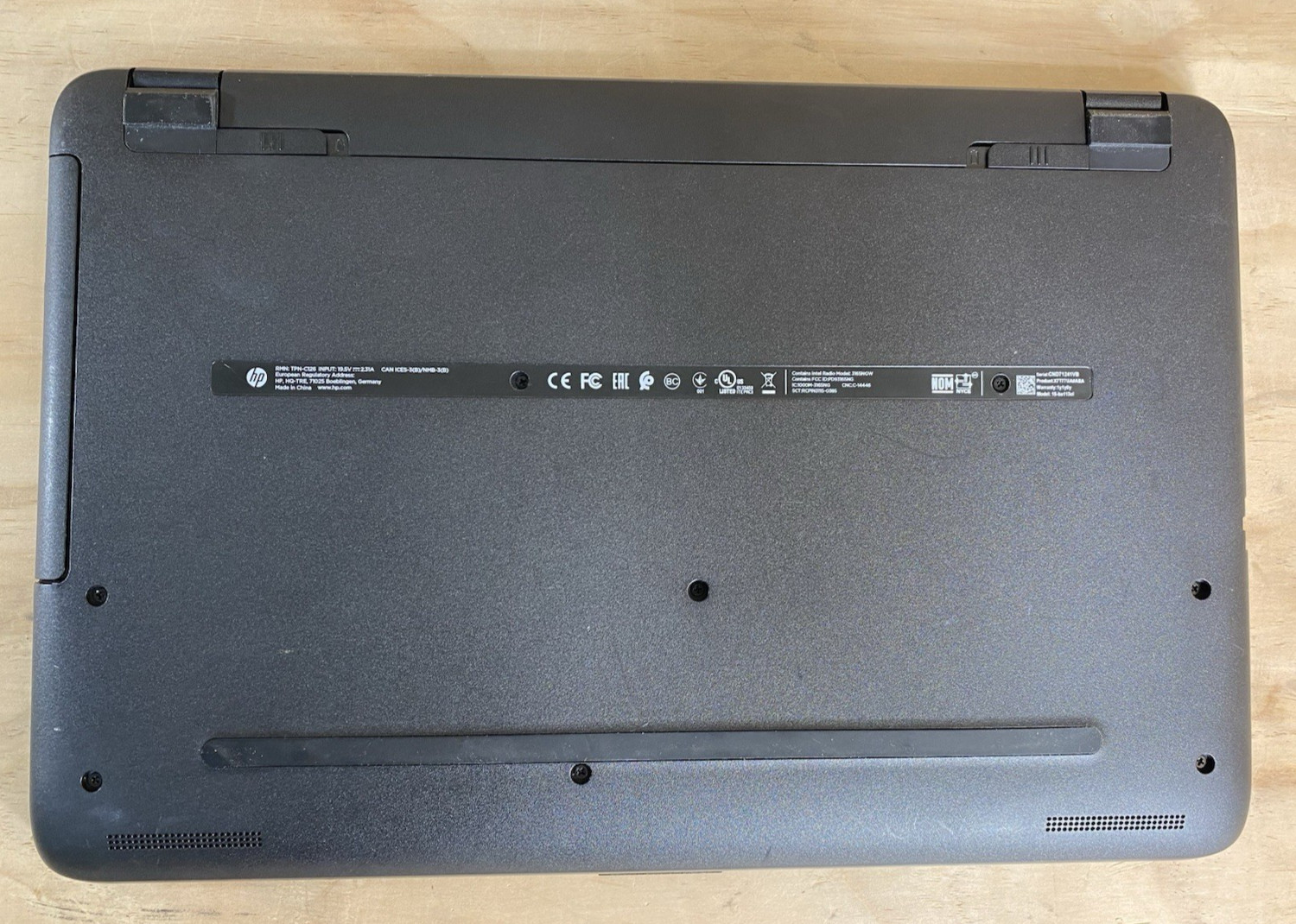 HP 15-ba113cl 15.6″ AMD A10-9600P@2.4GHz/16GB DDR4 RAM/960 GB SSD/Win11H