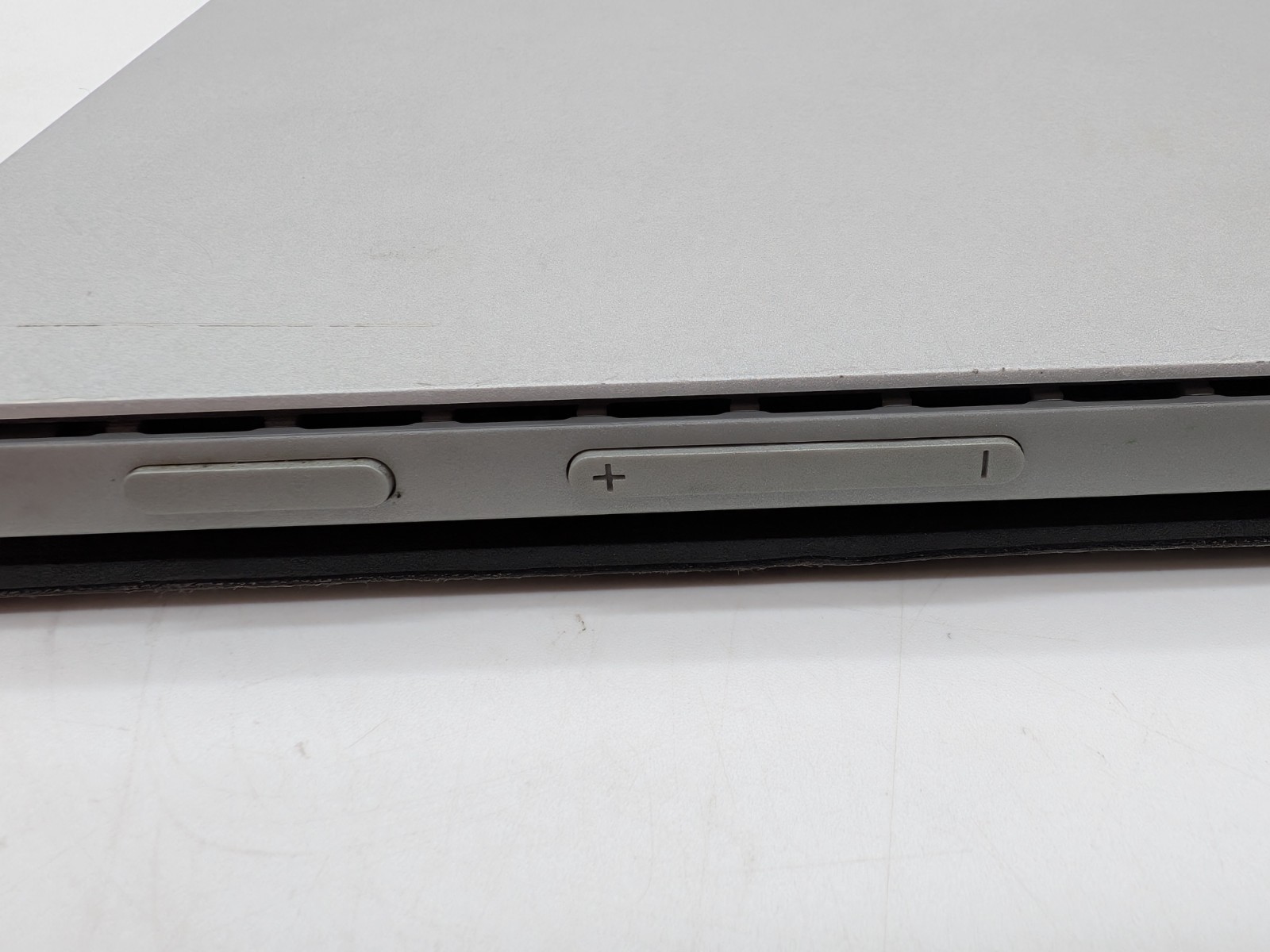 Microsoft Surface Pro 1796 5th Gen Intel 2 Core m3-7Y30 4GB RAM 128GB SSD WIN10P
