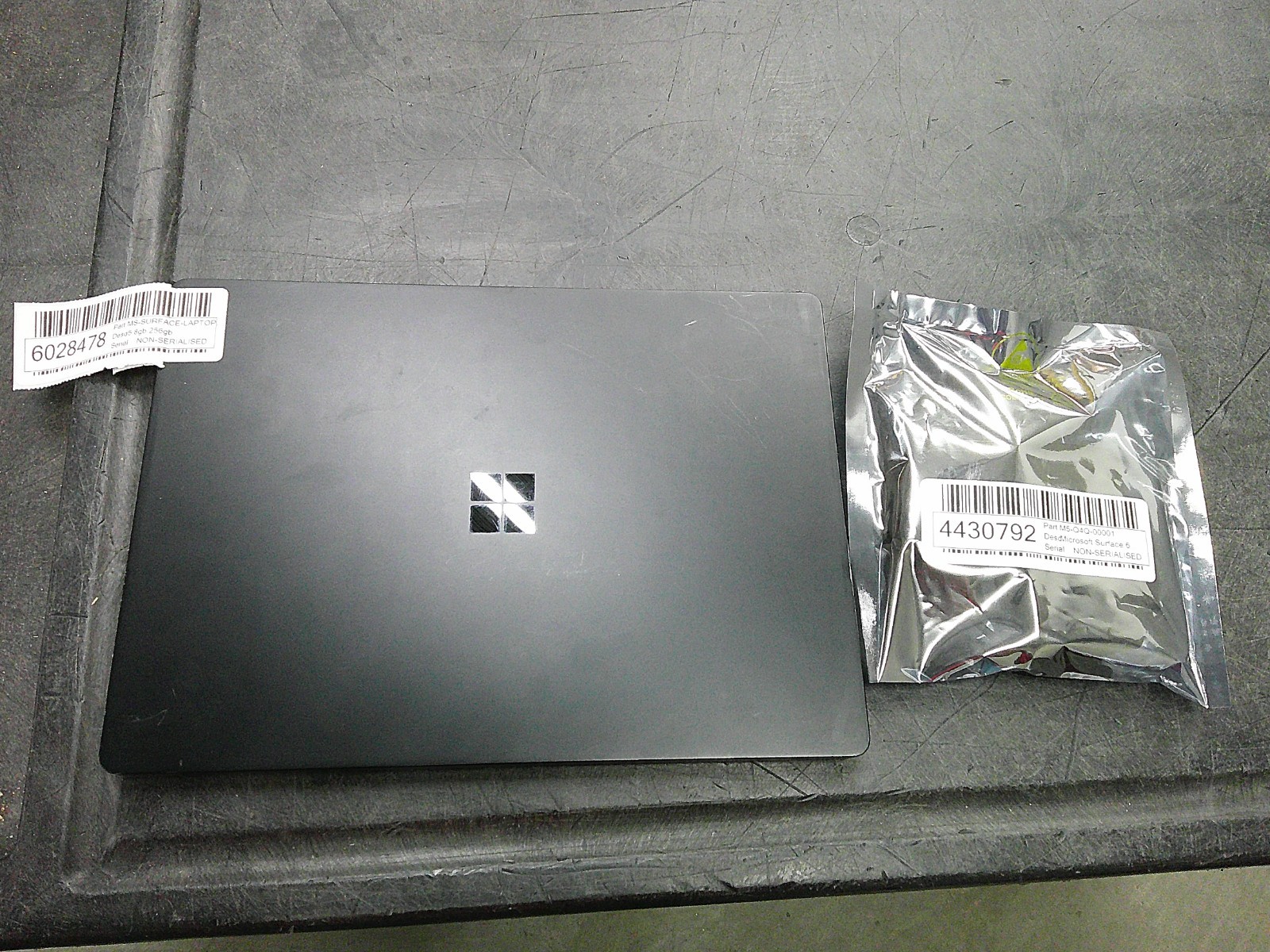 Microsoft Surface Laptop Go 2 12.4″ Touch Intel i5 G11 8GB RAM 128GB SSD Win10