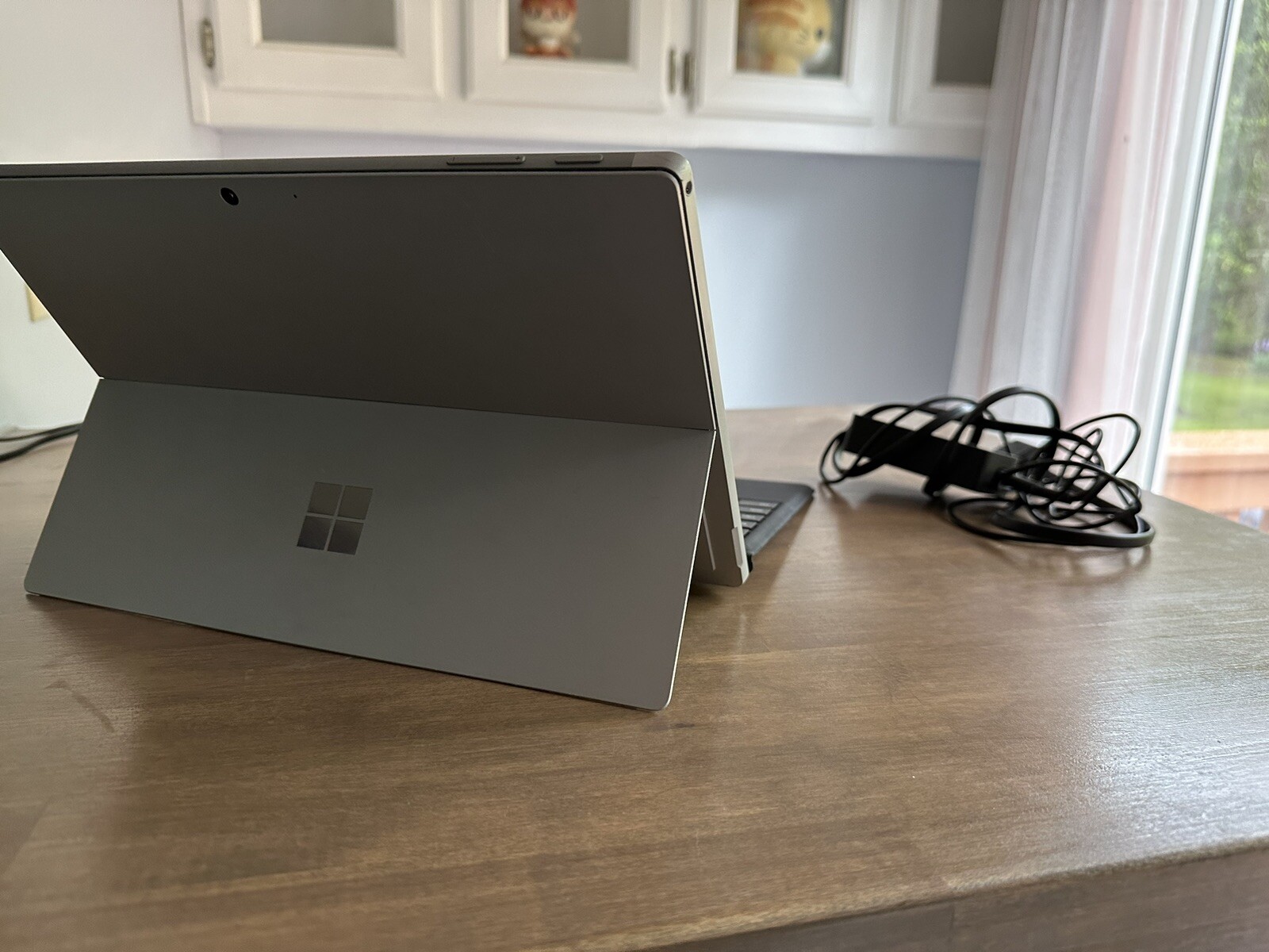 Microsoft Surface Pro 7 12.3″ (256GB SSD, Intel Core i5-1035G4, 8GB RAM) Laptop