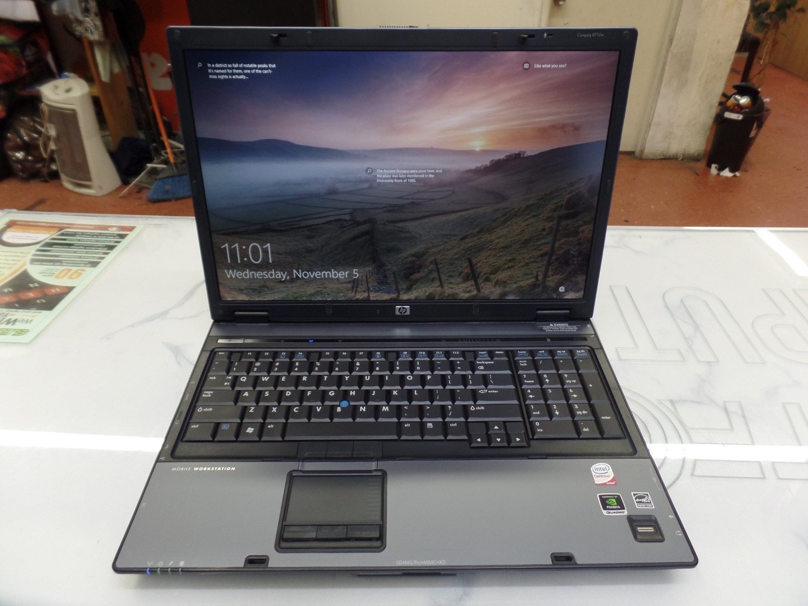 Vintage HP Mobile Workstation 8710w 17″ 2.5Ghz C2D T9300 4GB 160GB Win10Pro Mint