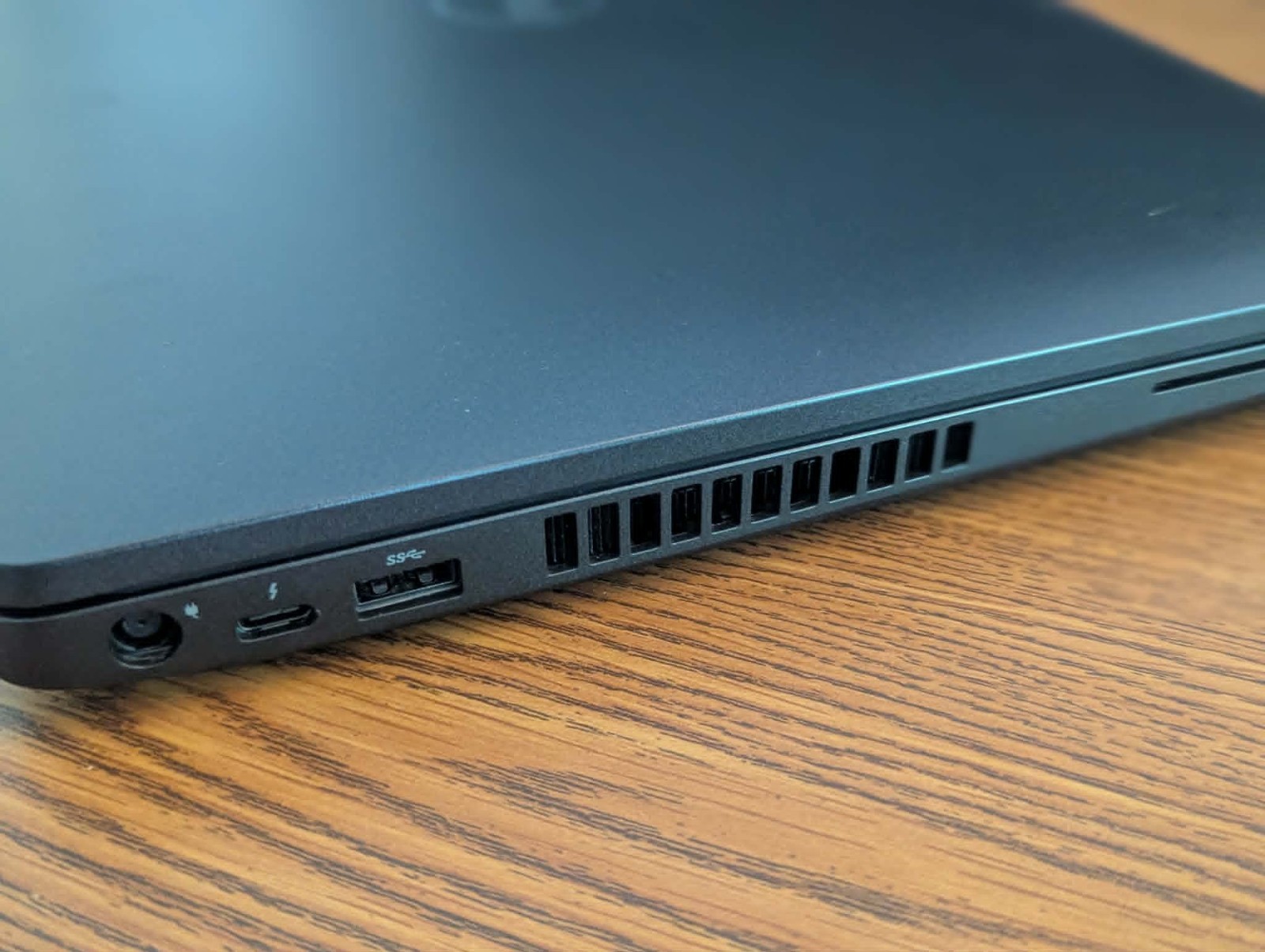 Dell Latitude 5501 Laptop i5 16GB RAM 256GB SSD – Works Plugged In