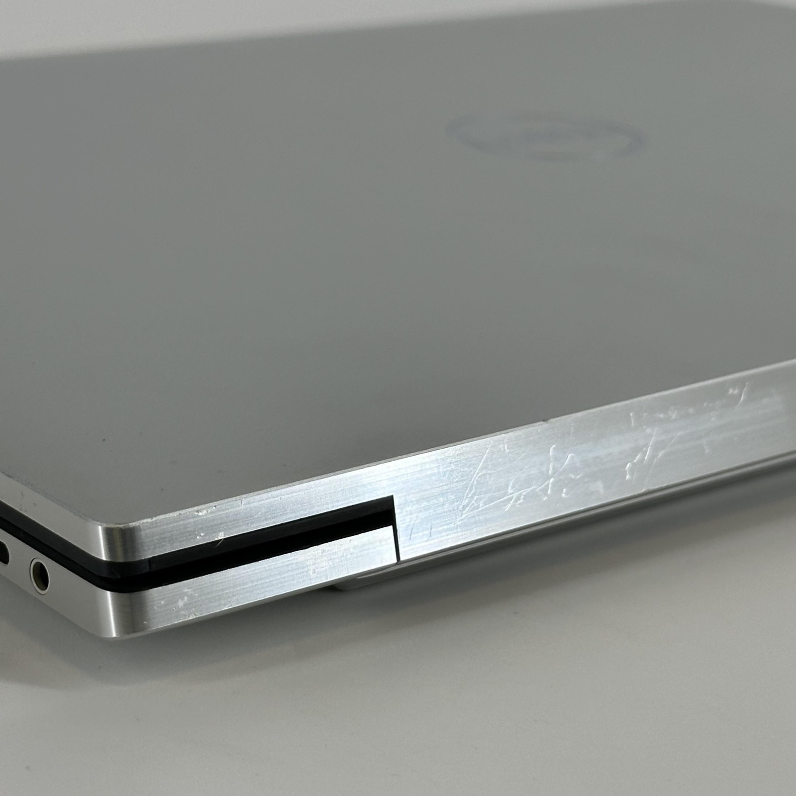 Dell XPS 17 9730 UHD+ TOUCH 2.6 GHz i9-13900H 64GB 4TB/4TB NVIDIA RTX 4080 Good