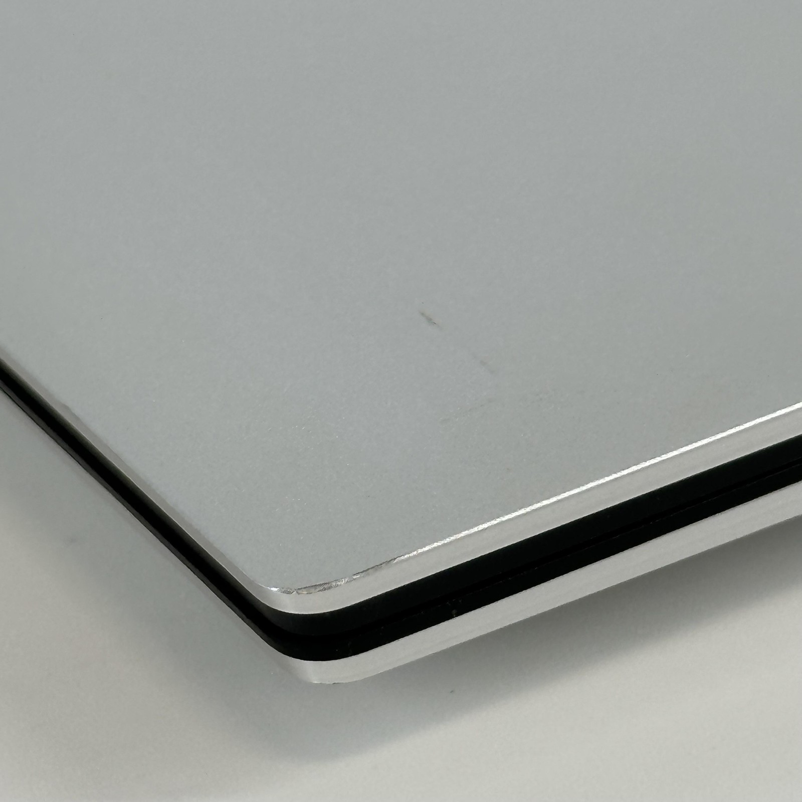 Dell XPS 15 9520 Silver FHD+ 2.5 GHz i9-12900HK 32GB 512GB SSD RTX 3050 Ti