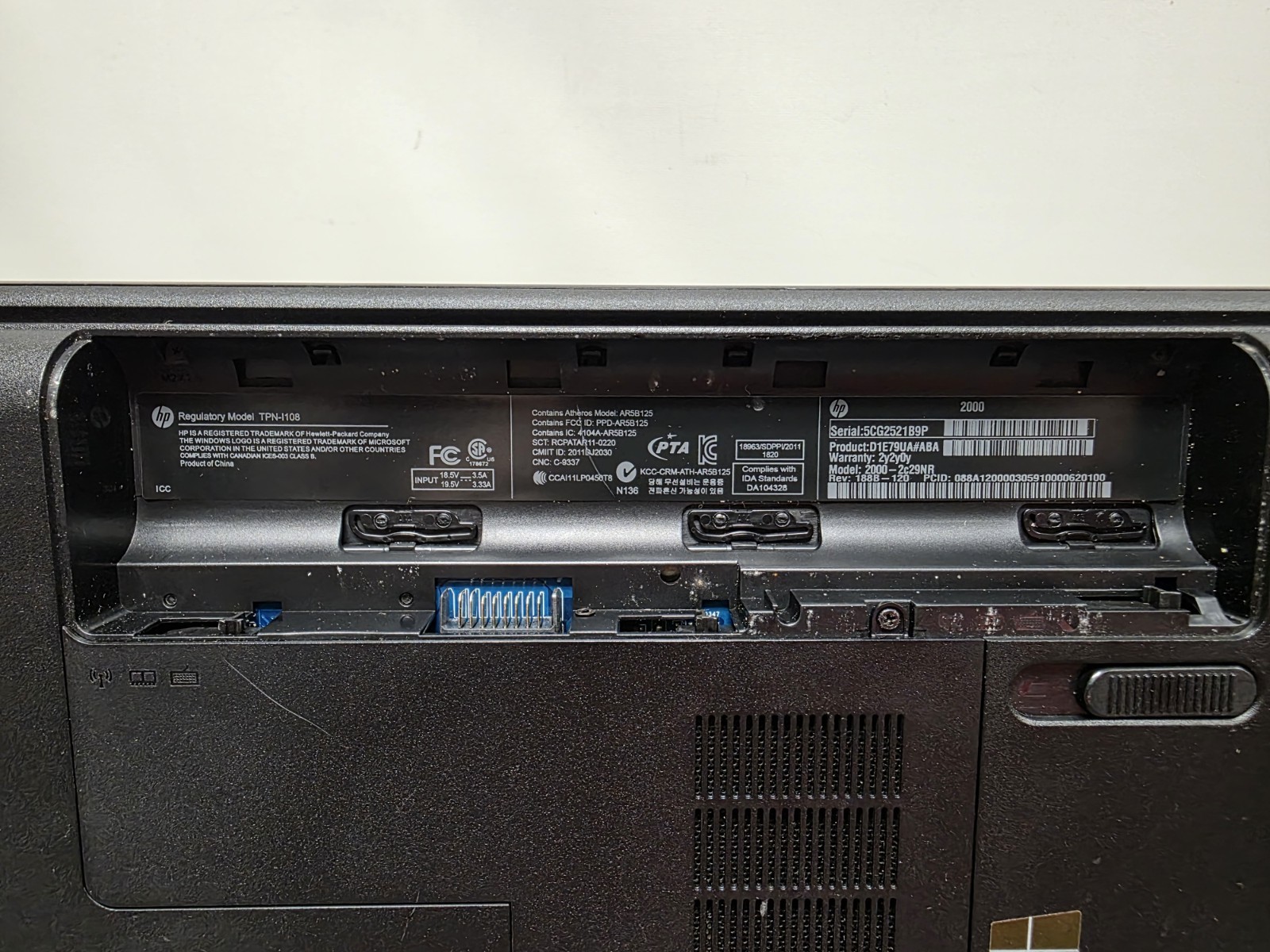 HP 2000 15.6″ Laptop AMD E-Series 4GB RAM 500GB HDD Windows 8 Black