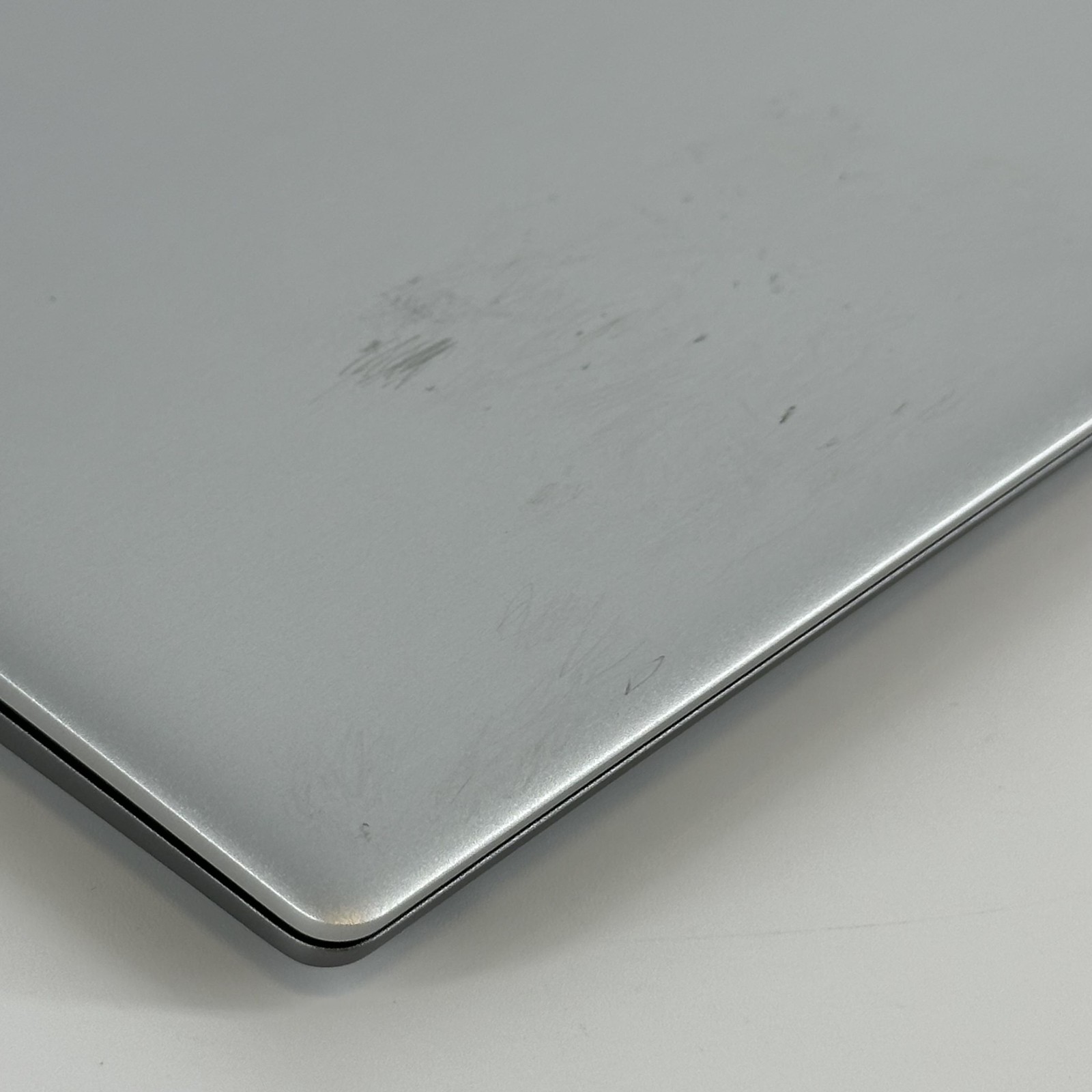 Dell Inspiron 5410 14 FHD i3-1125G4 2.00GHz 8GB 256GB SSD Water Damaged Screen