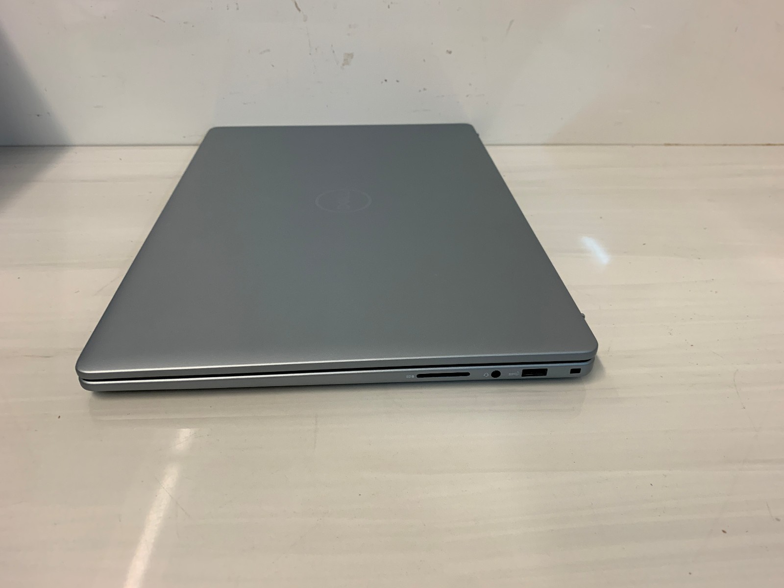 Dell Inspiron 16 5645 16″ FHD Laptop AMD Ryzen 5 8540U 16GB DDR5 512GB SSD Win11