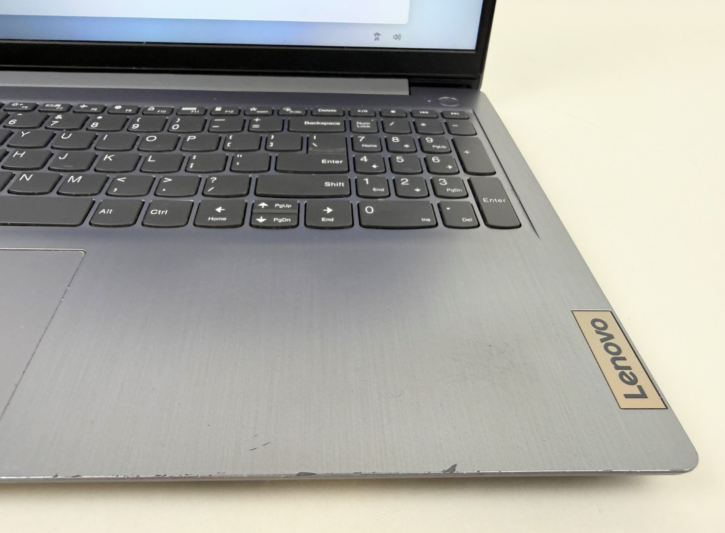 Lenovo 3 15ITL6 15.6″ FHD Touch i5-1135G7 8GB 512GB SSD W11H Laptop – Scratches