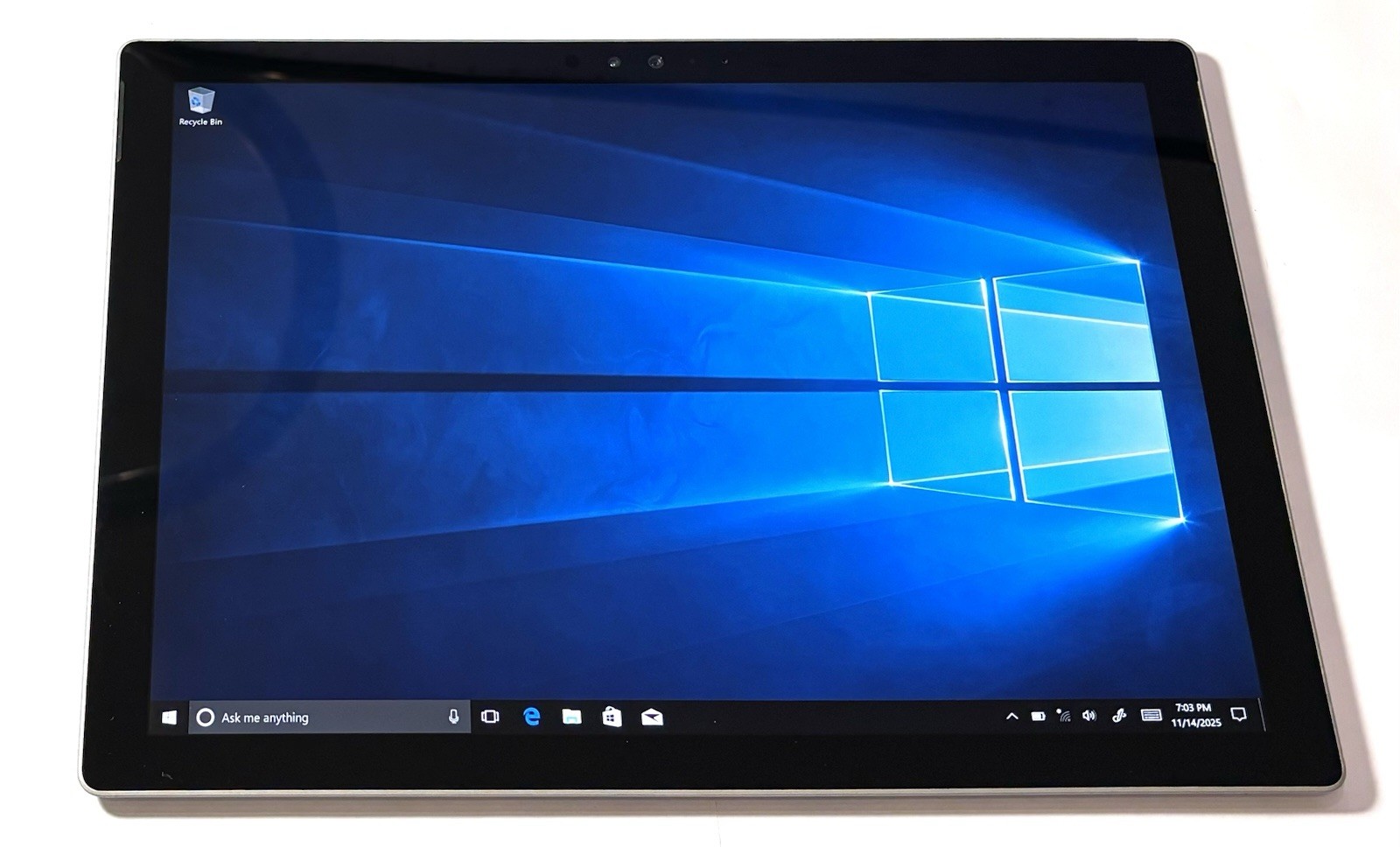Microsoft Surface Pro 4 1724 i5-6300U 2.40GHz 4GB 128GB Tablet