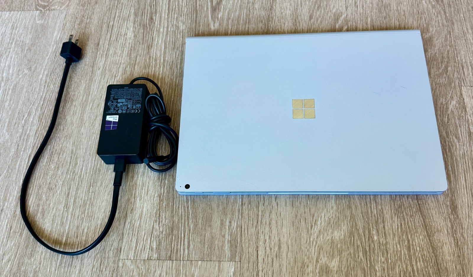 Microsoft Surface Book 2 15″ i7 256GB SSD GTX 1060 – Excellent Condition