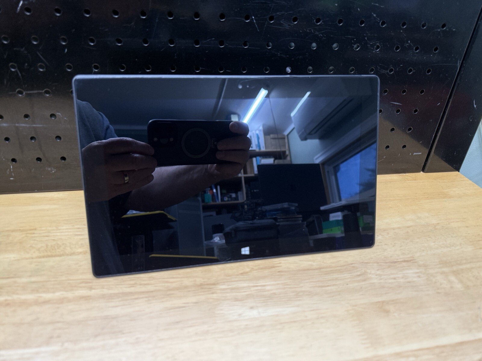 10.6″ Surface Pro Intel i5-3317U @ 1.7GHz / 4GB RAM / 64GB SSD / Bad Battery