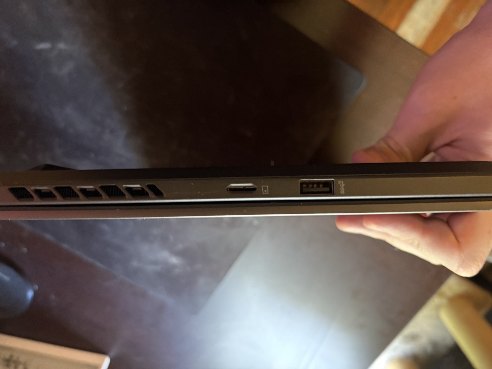 ASUS ROG Zephyrus G15 15.6″ (1TB SSD, AMD Ryzen 9, 3.00GHz, 16GB, NVIDIA GeForce