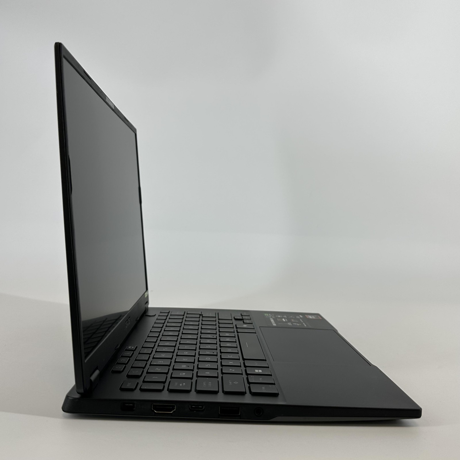 Asus TUF A14 14 2.5K 5.0 GHz Ryzen 7 8845HS 16GB 1TB SSD RTX 4060 Very Good