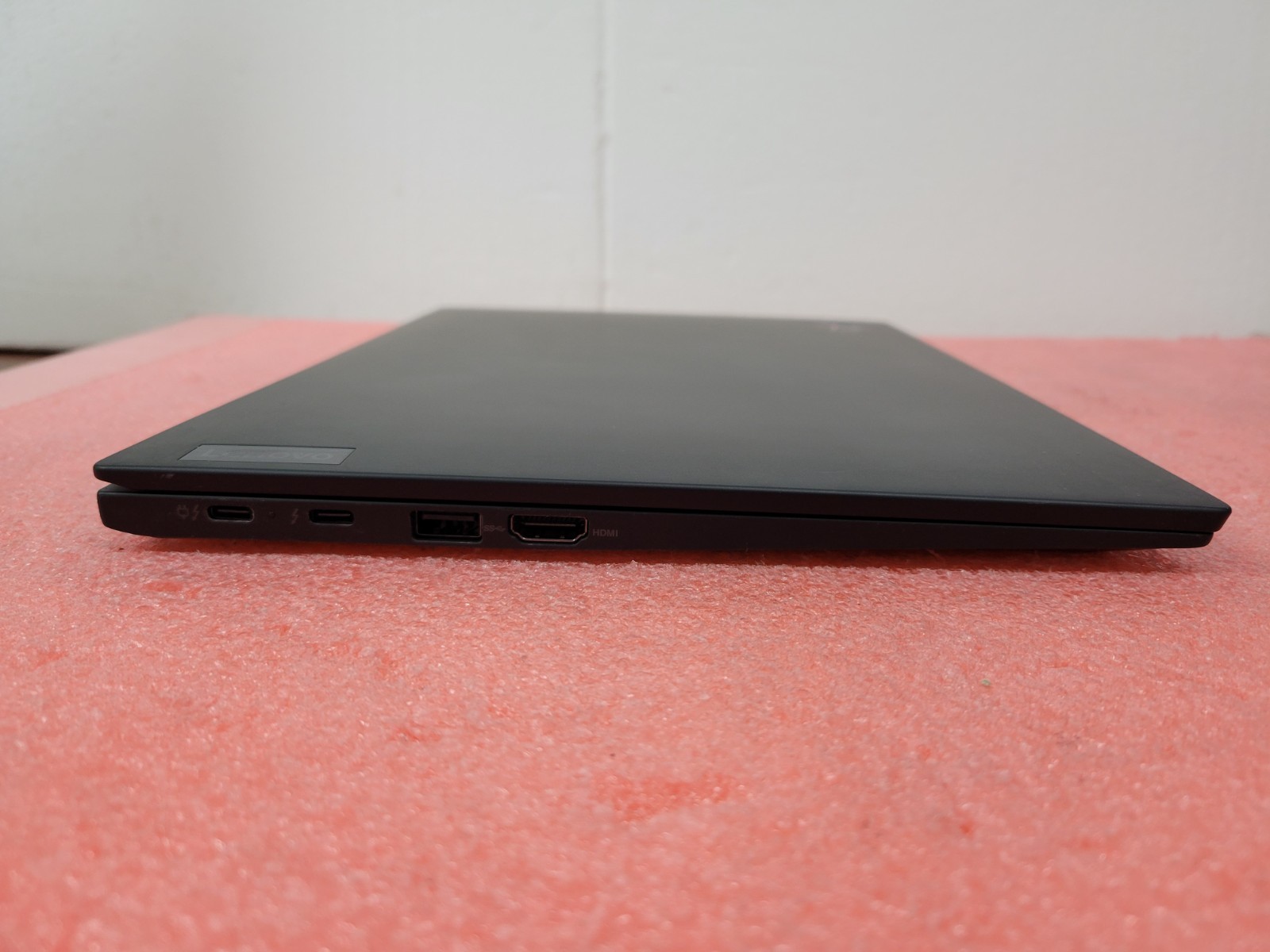 Lenovo ThinkPad X1 Carbon Gen 10 14″ i7-1270P 16GB RAM 512GB SSD | C973