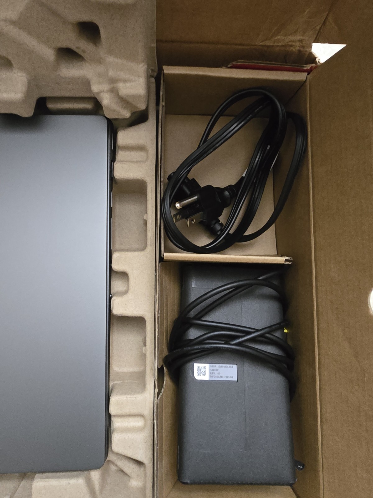 Lenovo Yoga Pro 9i Aura Edition 16″ OLED Ultra 9 285H 32GB 1TB RTX 5060 Laptop