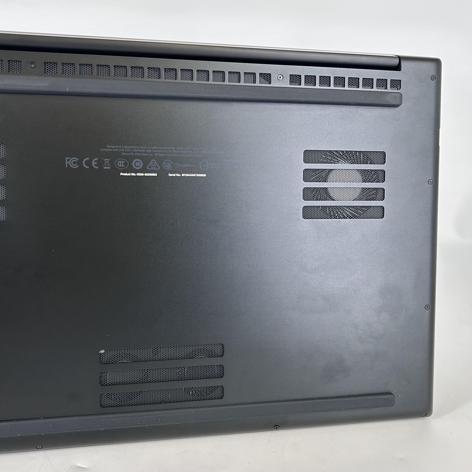 Razer Blade Pro 17 4K TOUCH i7-10875H 2.30GHz 32GB 2TB/1TB RTX 2080 Super Max-Q